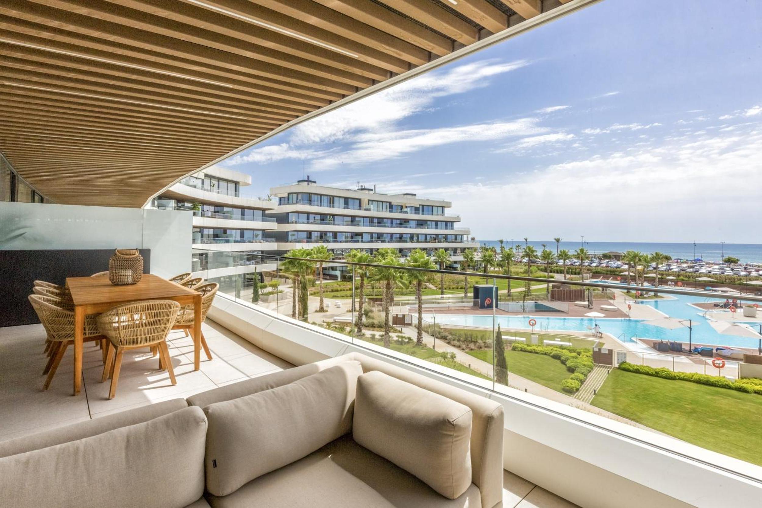 ViVi Homes - Alma Pool, Gym, Sauna, Terrace & Sea View