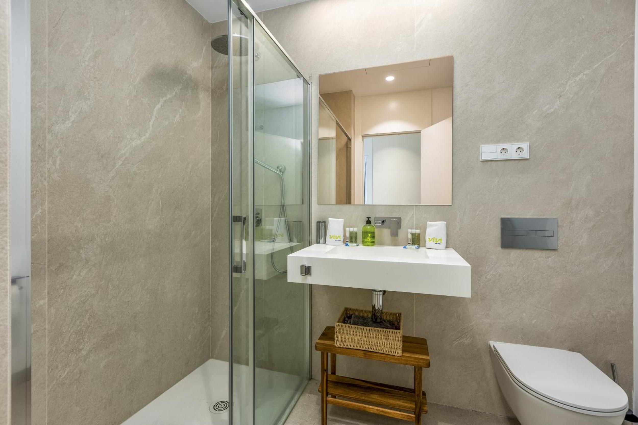 ViVi Homes - Alma Pool, Gym, Sauna, Terrace & Sea View