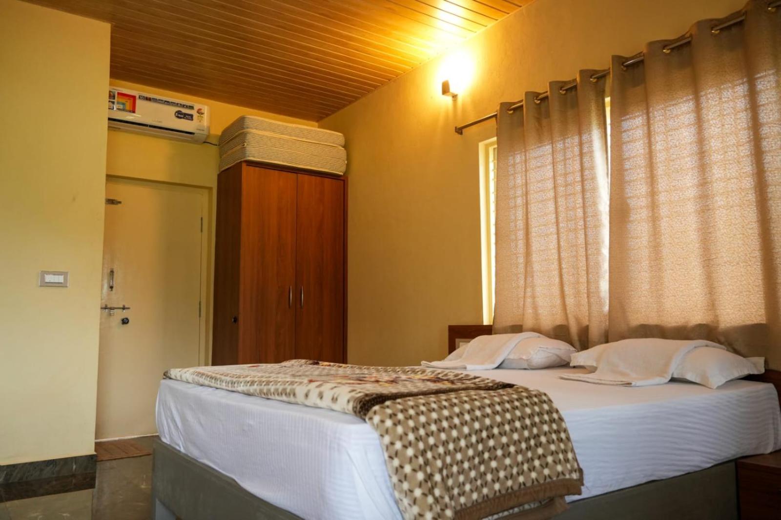 Honnukar Resort