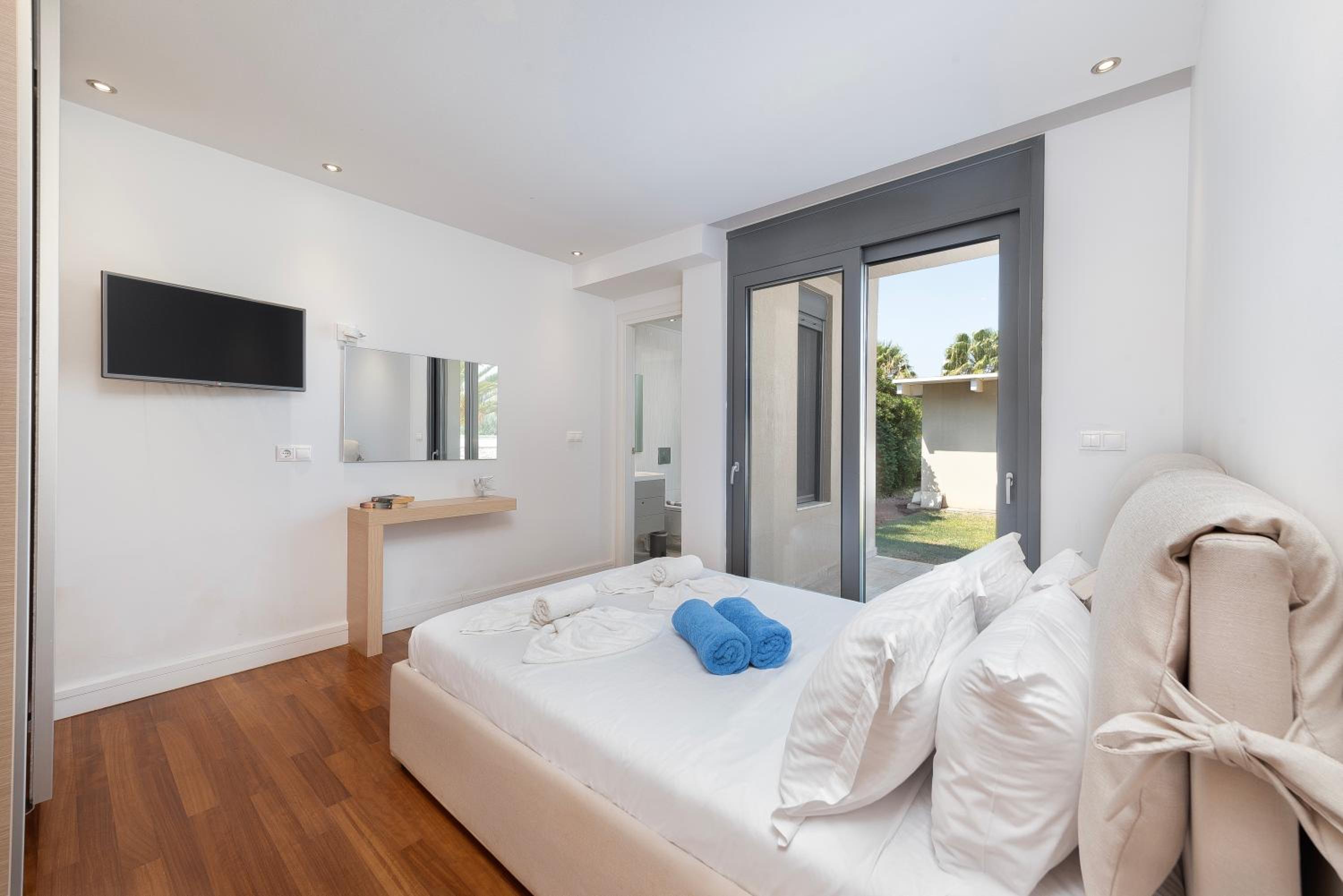 Kiotari Dream beachfront villa