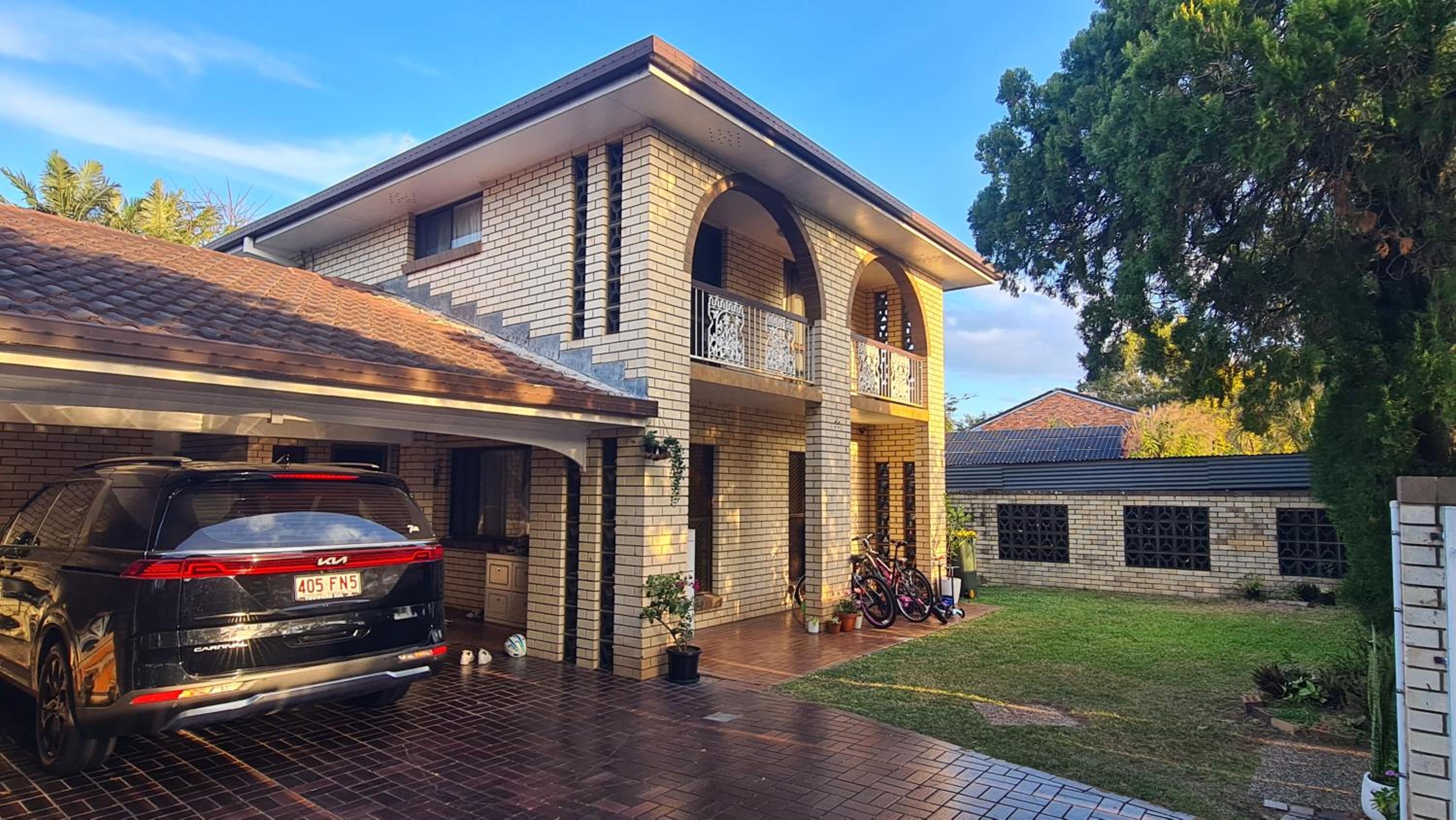 Big Holliday house with pool