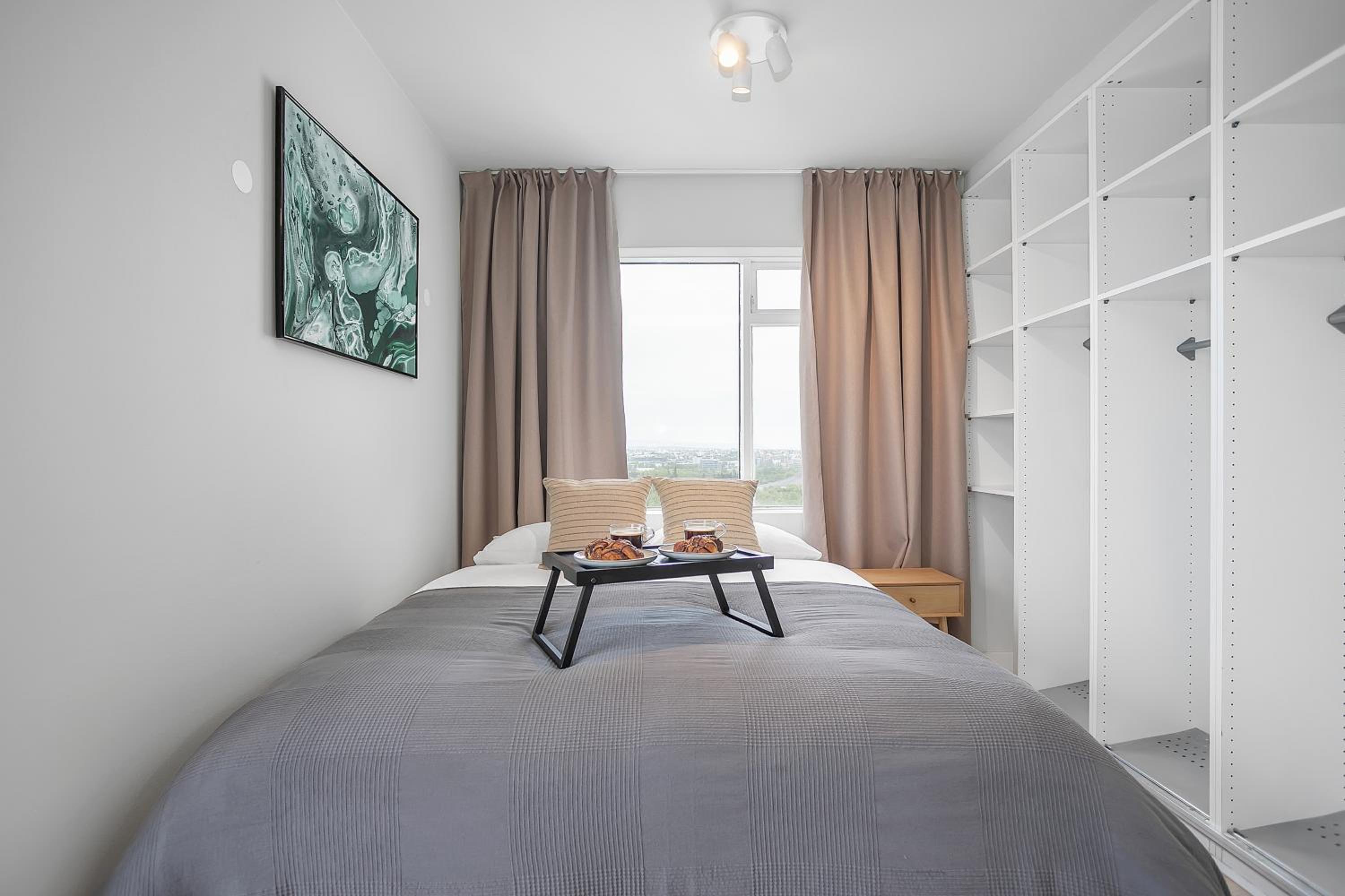 Charming Studio - Stunning Panorama View view 2