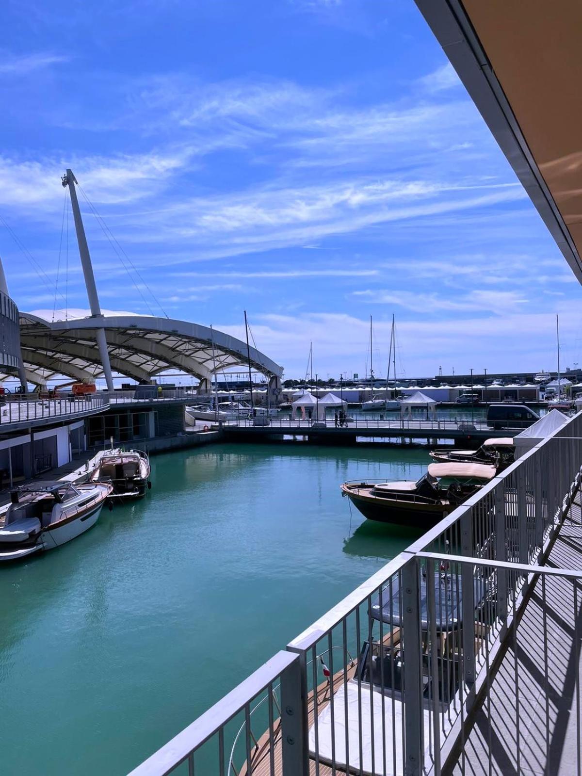 Waterfront Acquario House