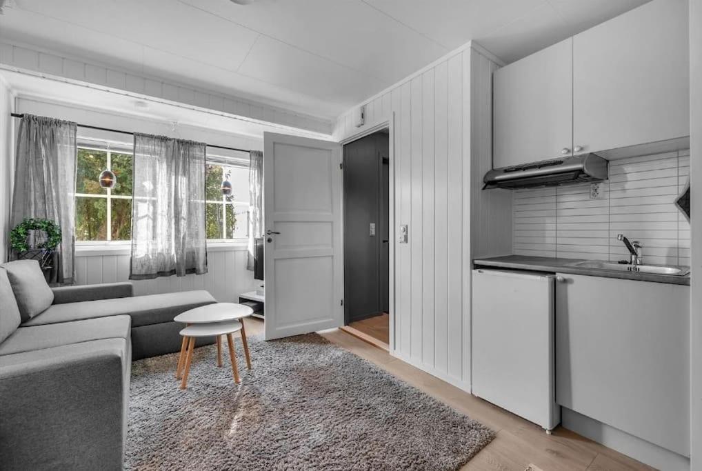 Cozy apartment close to city view 4