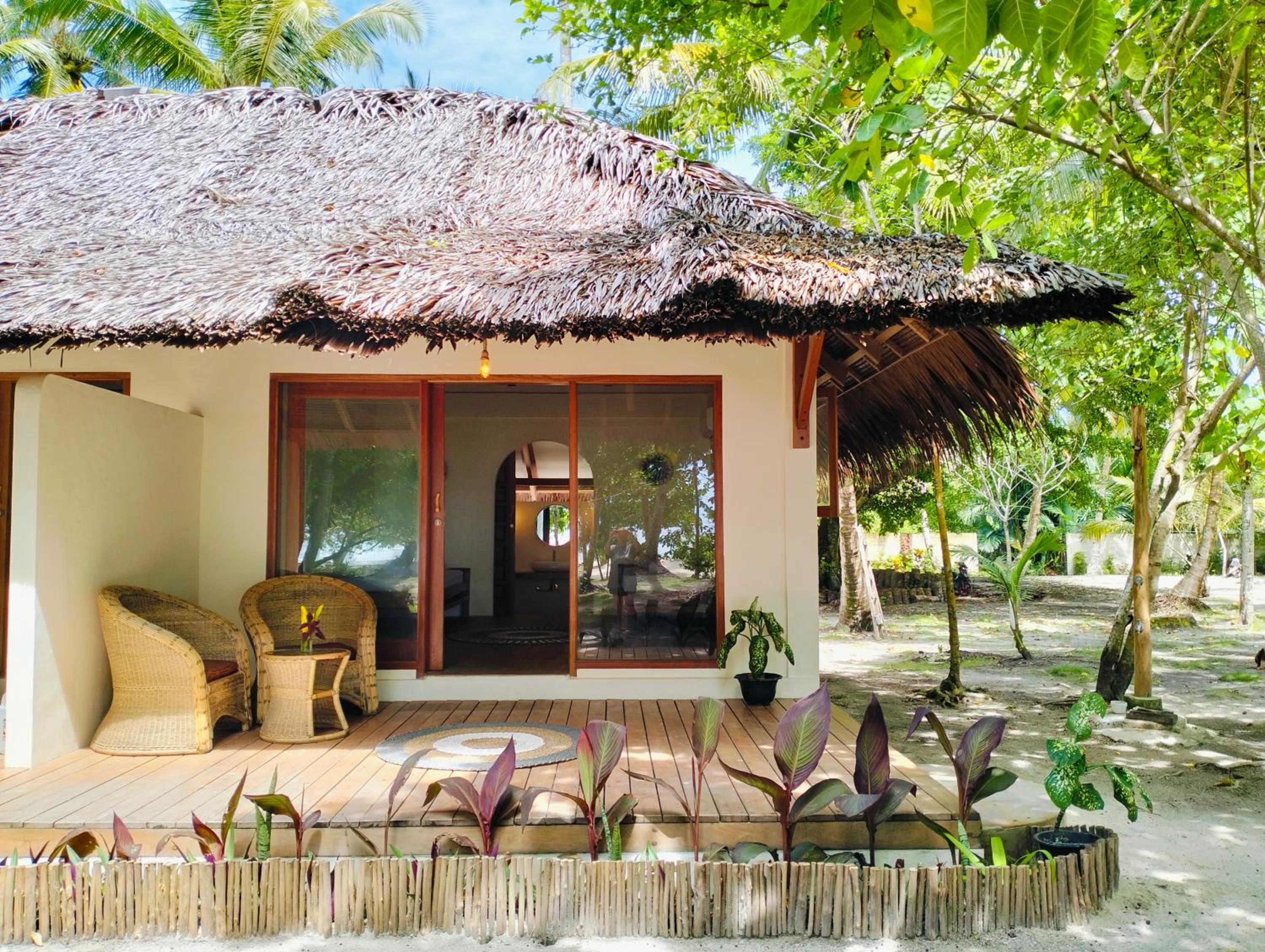 Jala Villas Lances Right HTs Mentawai