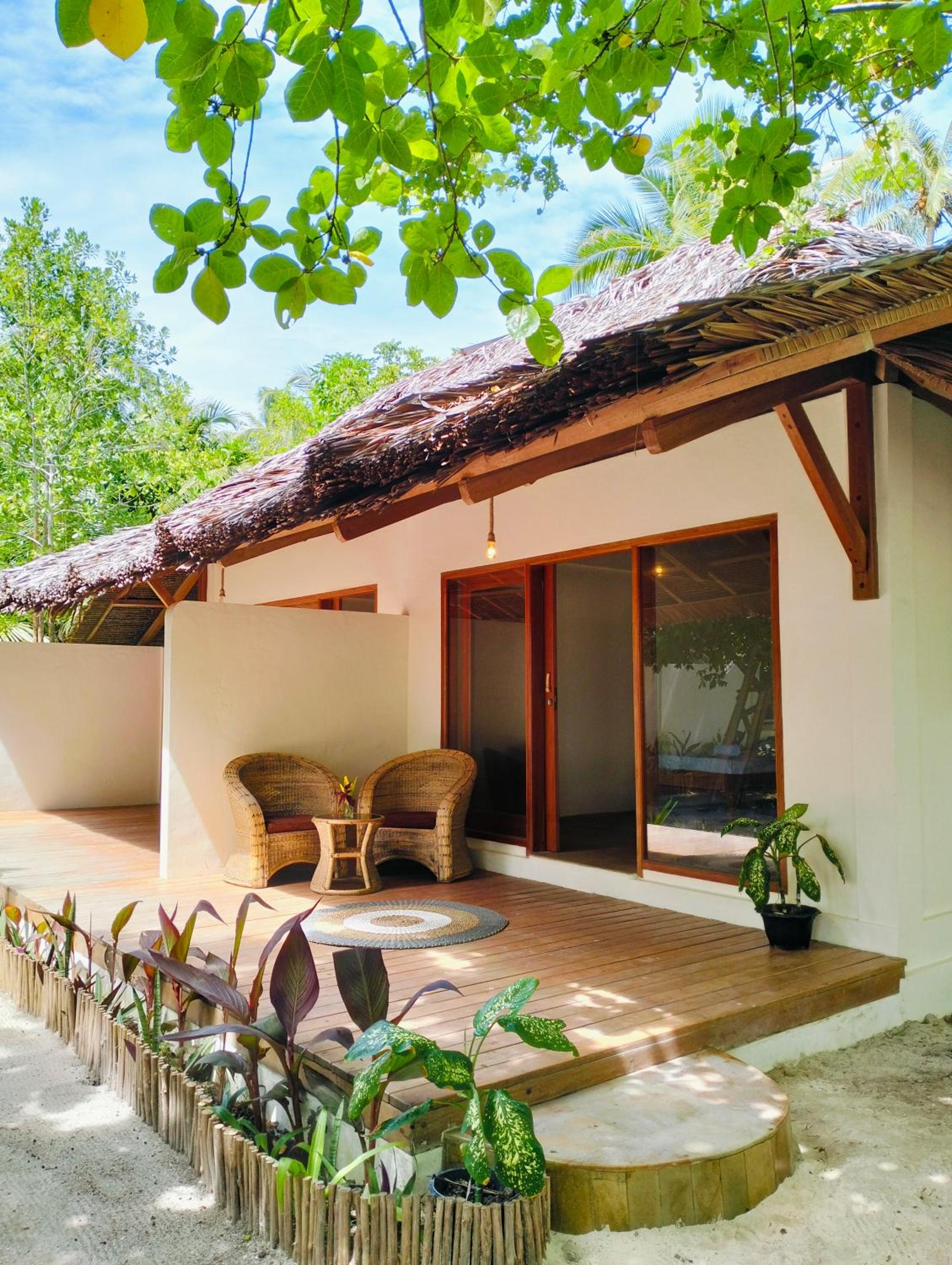 Jala Villas Lances Right HTs Mentawai