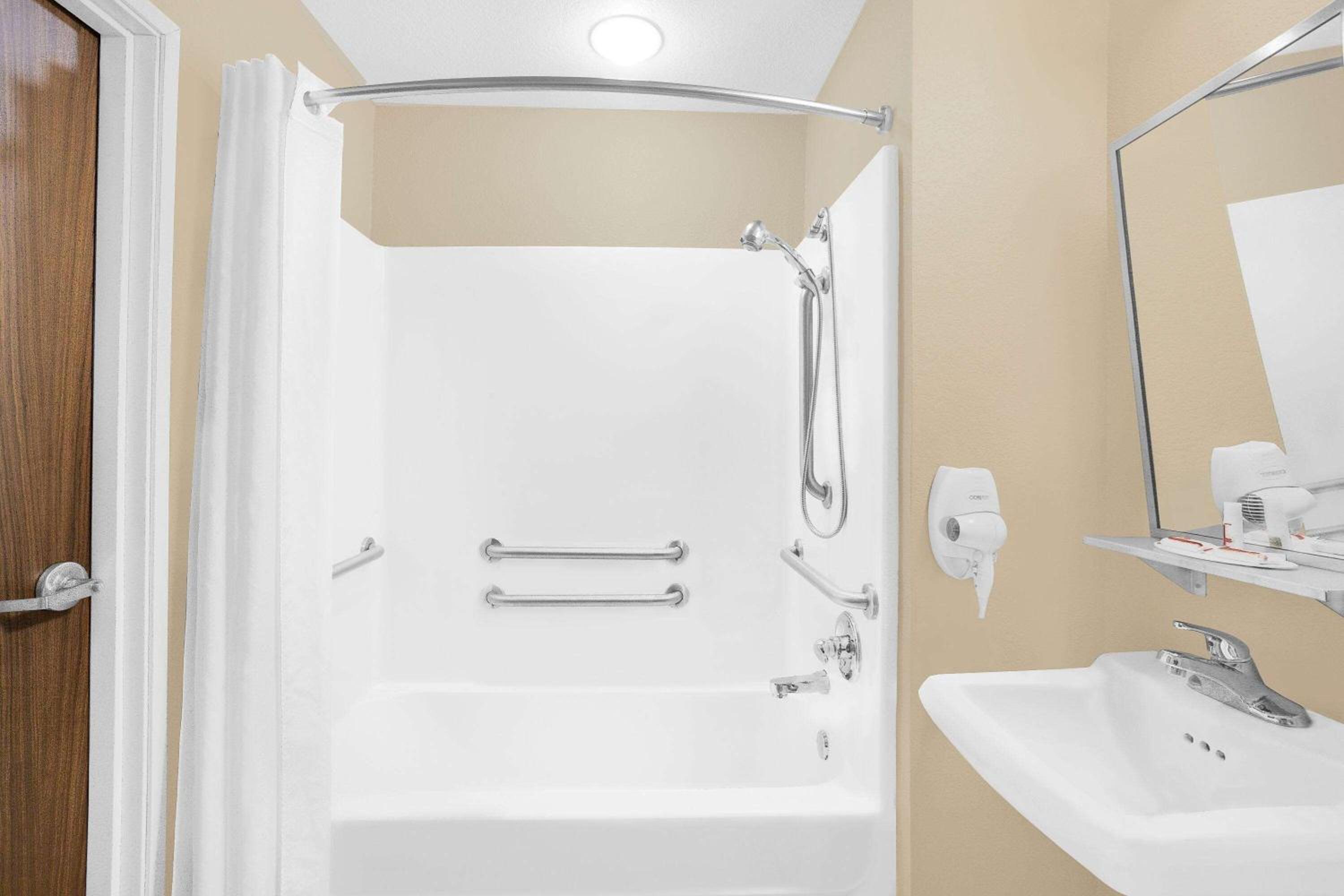 Microtel Inn & Suites By Wyndham Conway view 3