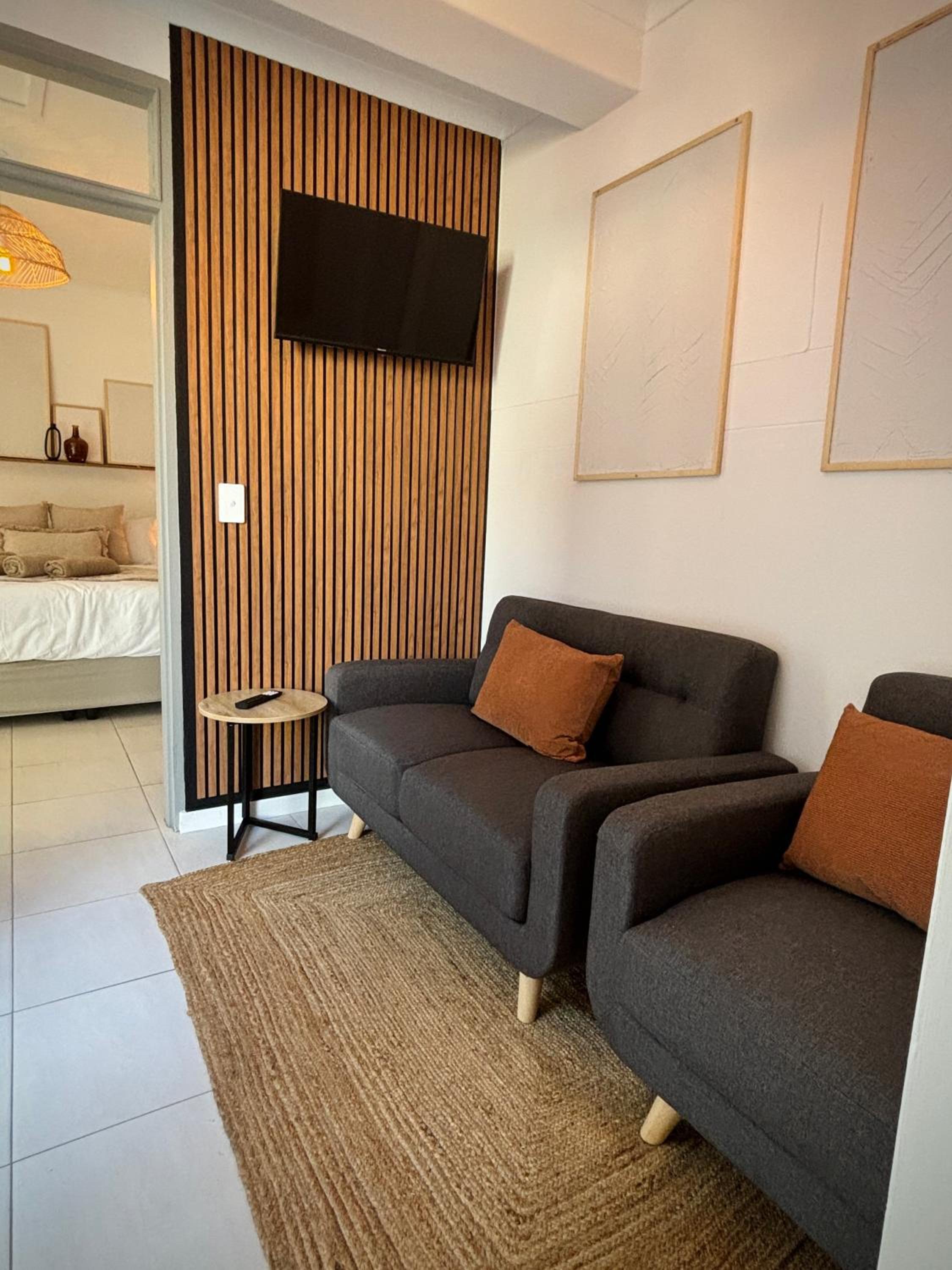 Stylish unit with amazing view view 4