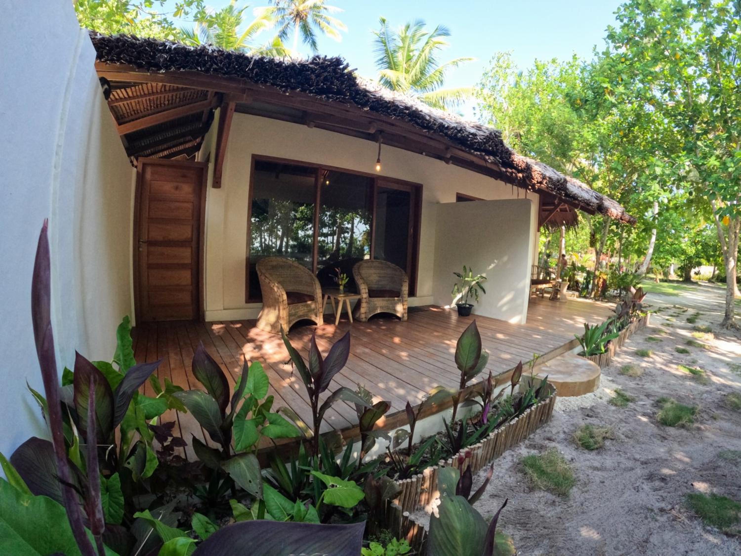 Jala Villas Lances Right HTs Mentawai