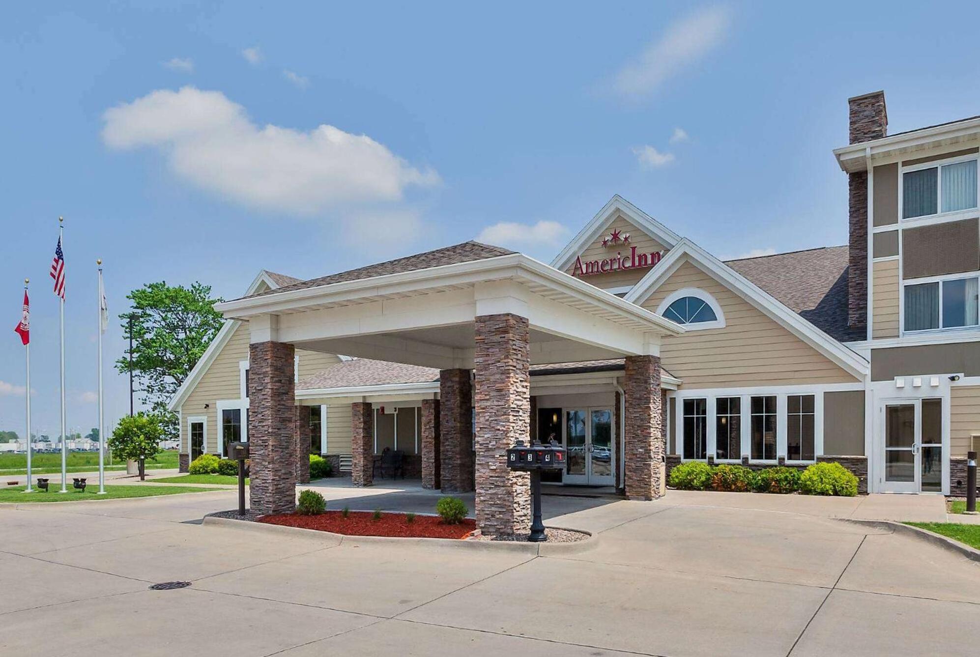 Galesburg Vacations - AmericInn by Wyndham Monmouth - Property Image 1