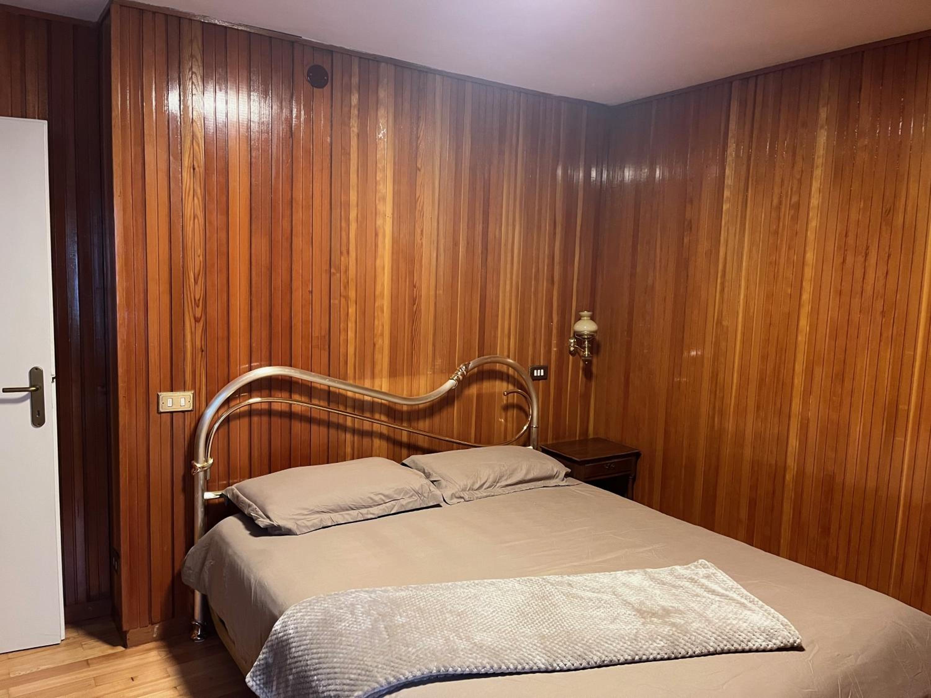 Sunny two room apartment in Campo Carlo Magno
