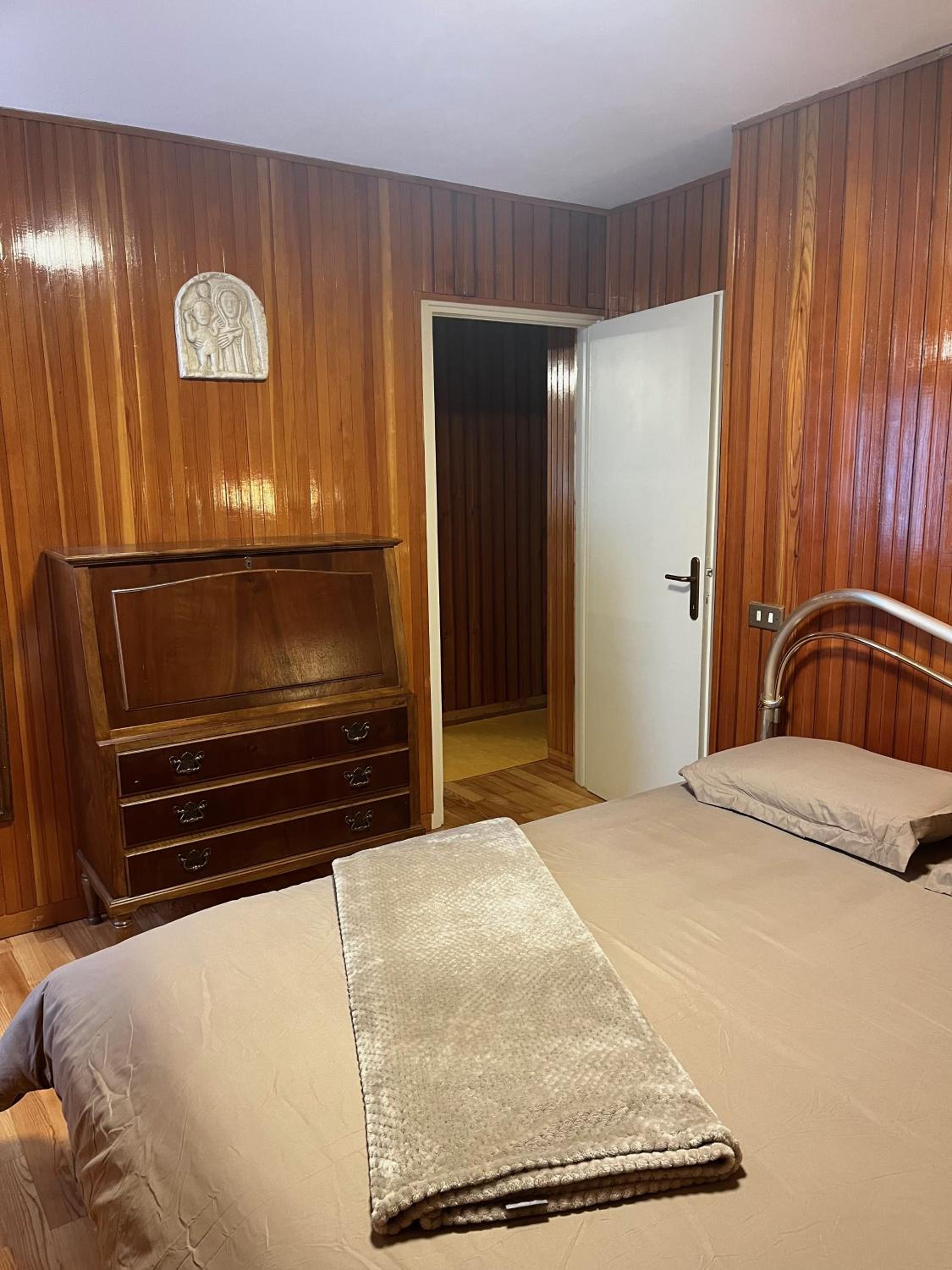 Sunny two room apartment in Campo Carlo Magno