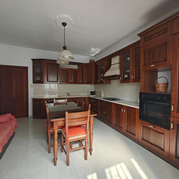 Spacious 4-Bedroom Apartment view 4