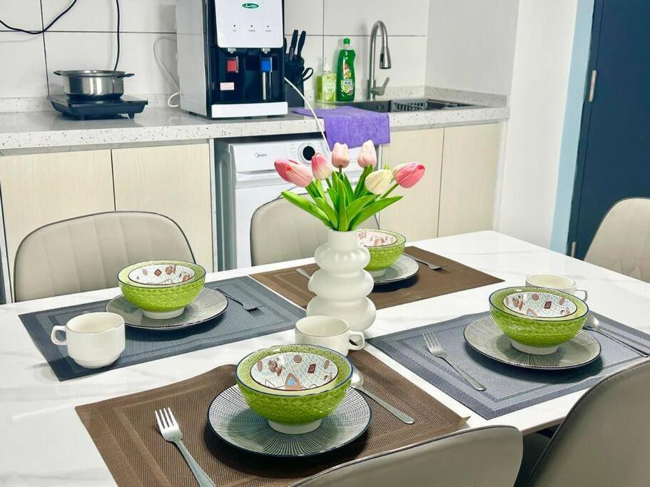 Coastal-style Home nr Sunway City Free 1 parking photo 3