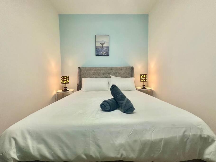 Coastal-style Home nr Sunway City Free 1 parking photo 5