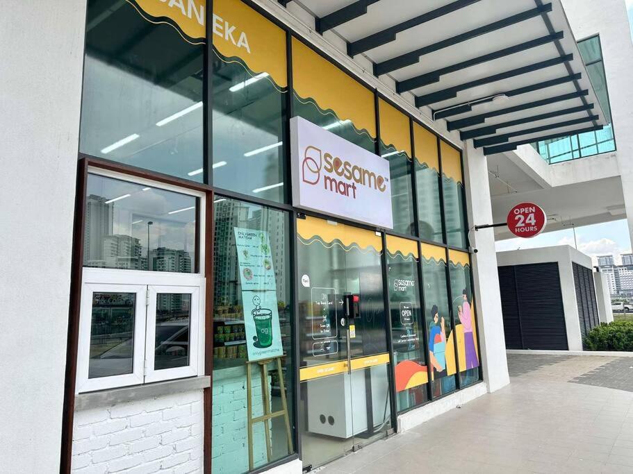 Coastal-style Home nr Sunway City Free 1 parking photo 6