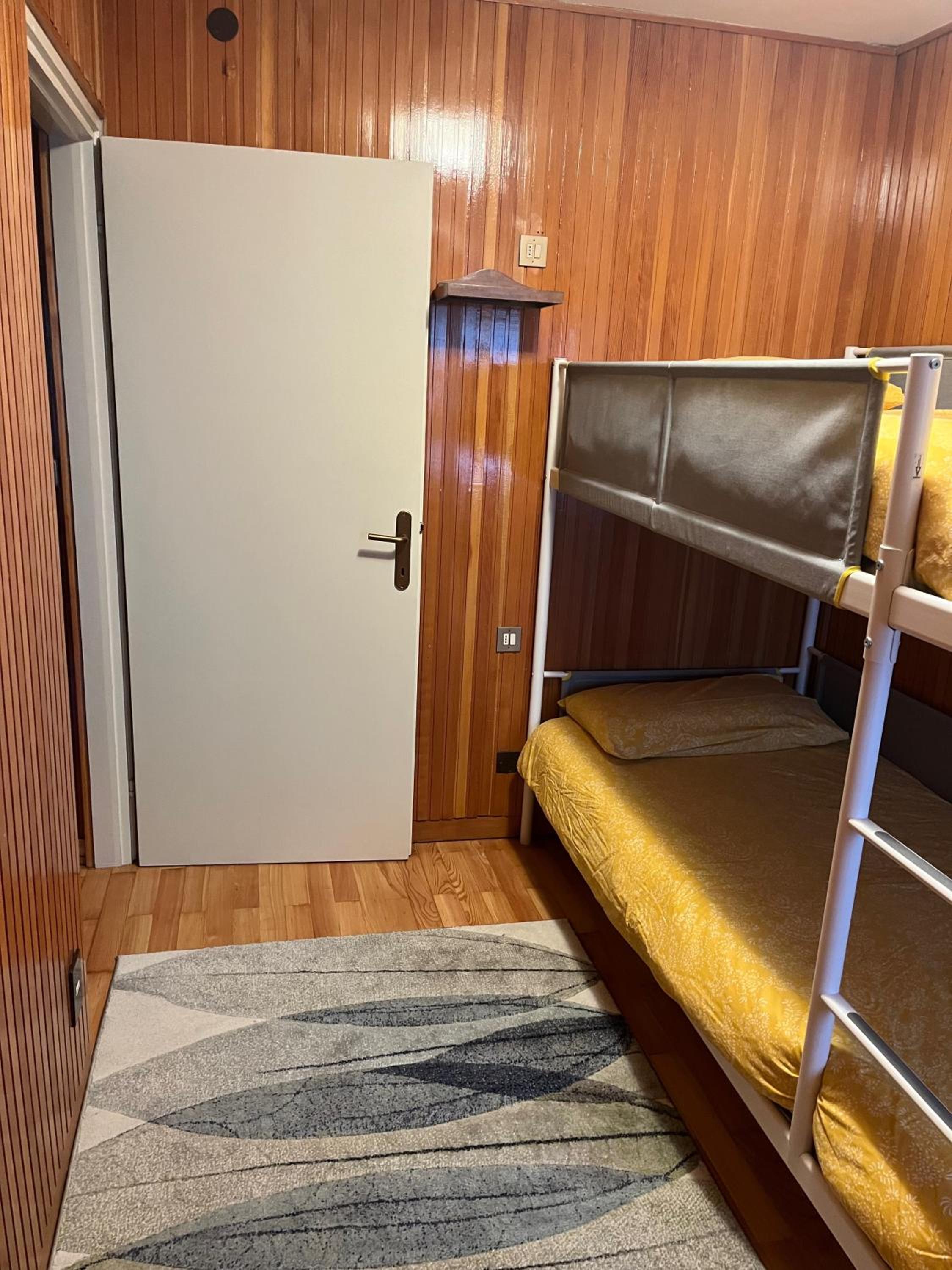 Sunny two room apartment in Campo Carlo Magno