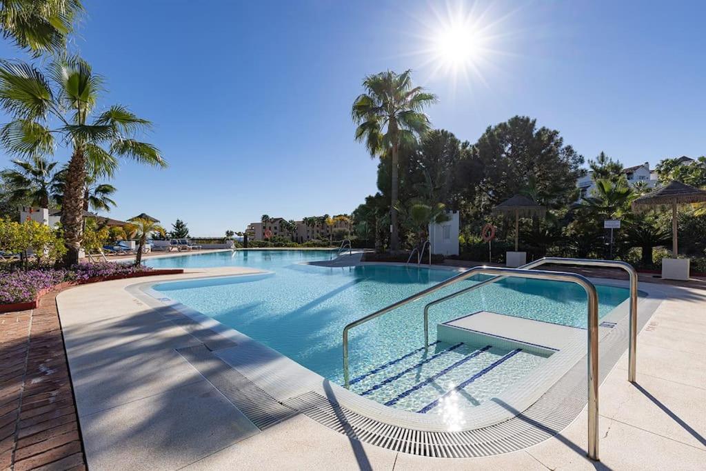 Exquisite 2 bedroom ground floor in Benahavis photo 1