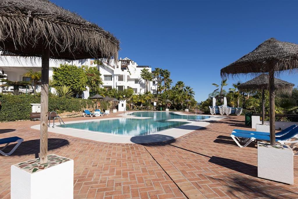 Exquisite 2 bedroom ground floor in Benahavis photo 2