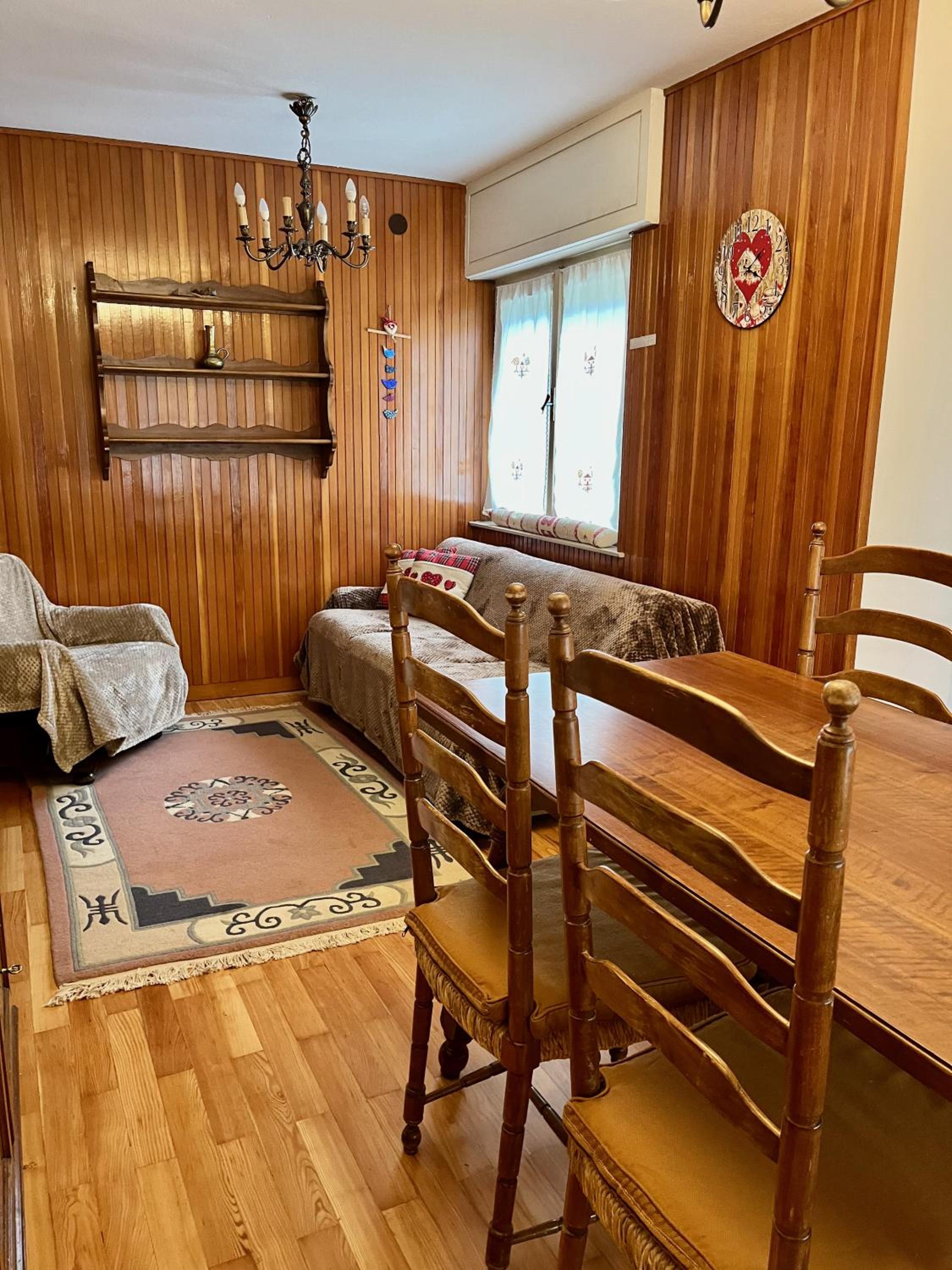 Sunny two room apartment in Campo Carlo Magno