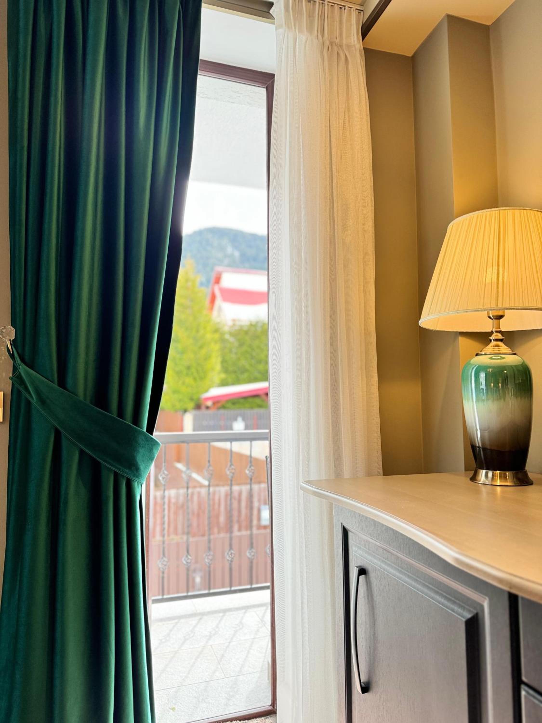 Torres Poiana Boutique view 5