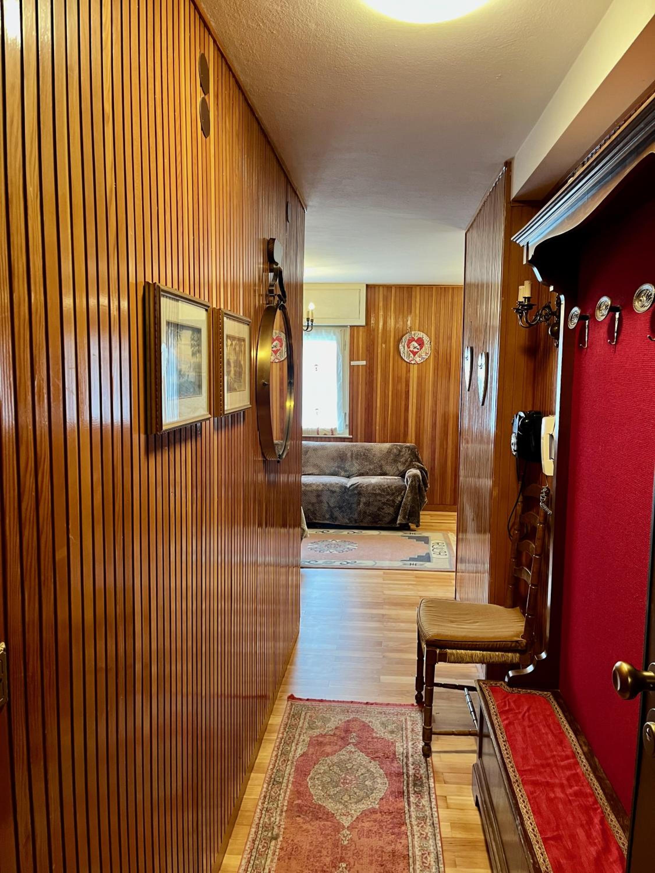 Sunny two room apartment in Campo Carlo Magno
