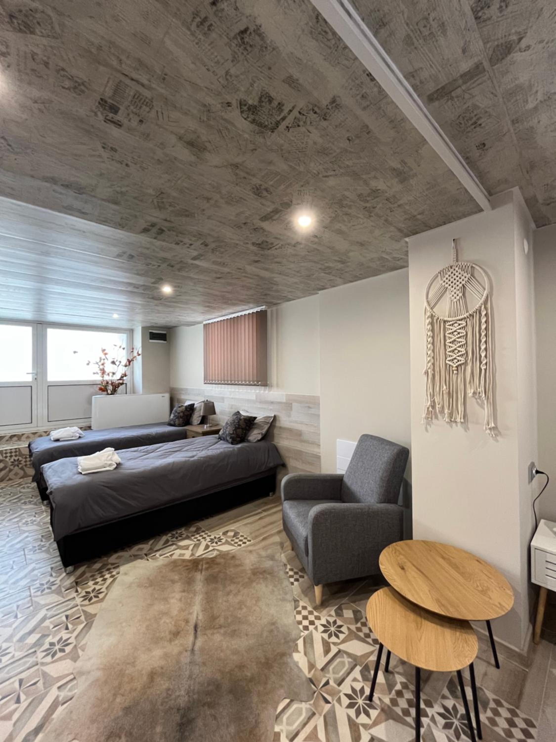 Valley Residence