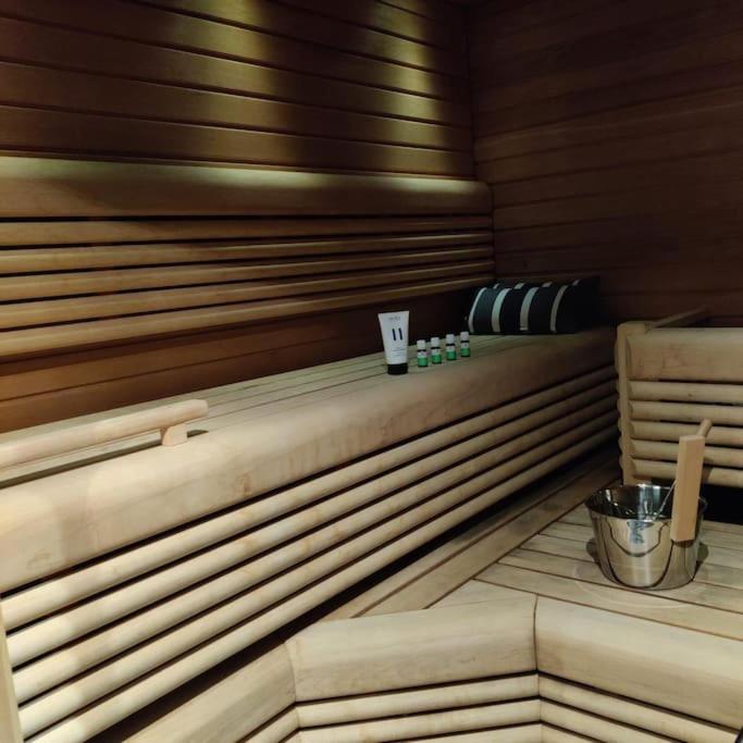 Polar Luxury Suite
