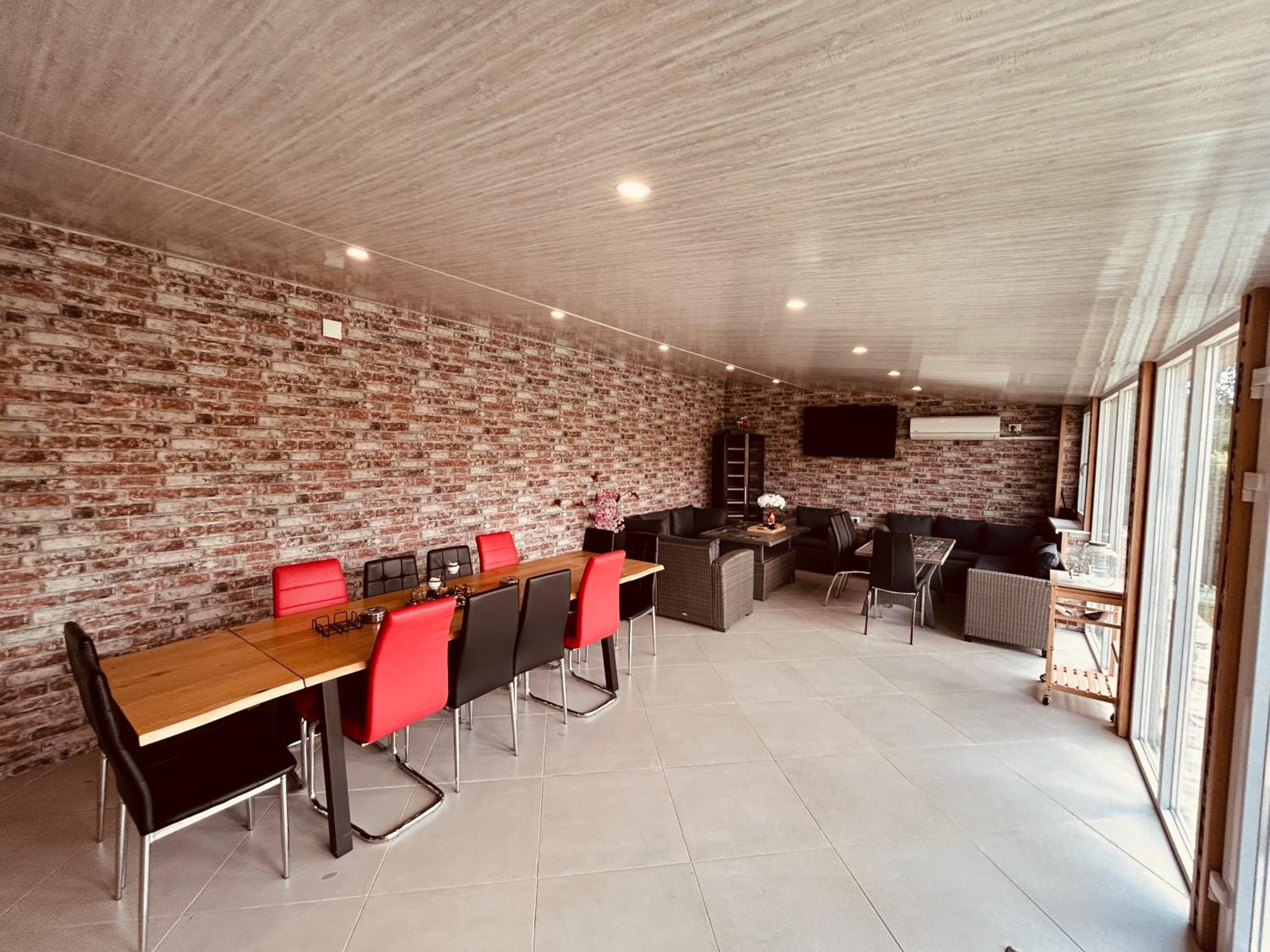 Valley Residence
