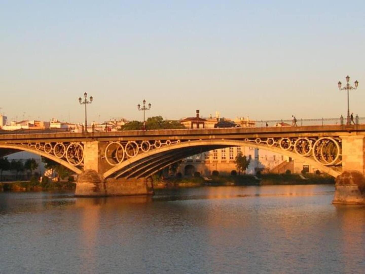 Pure Seville elegance and confort