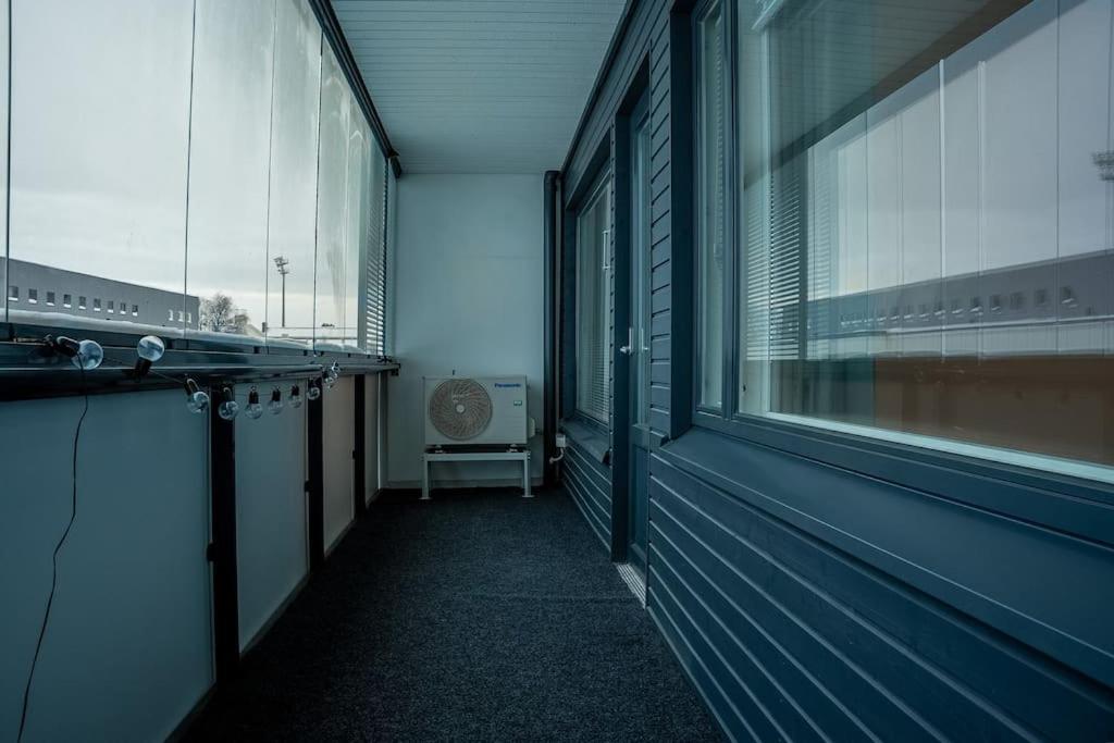 Polar Night Shelter