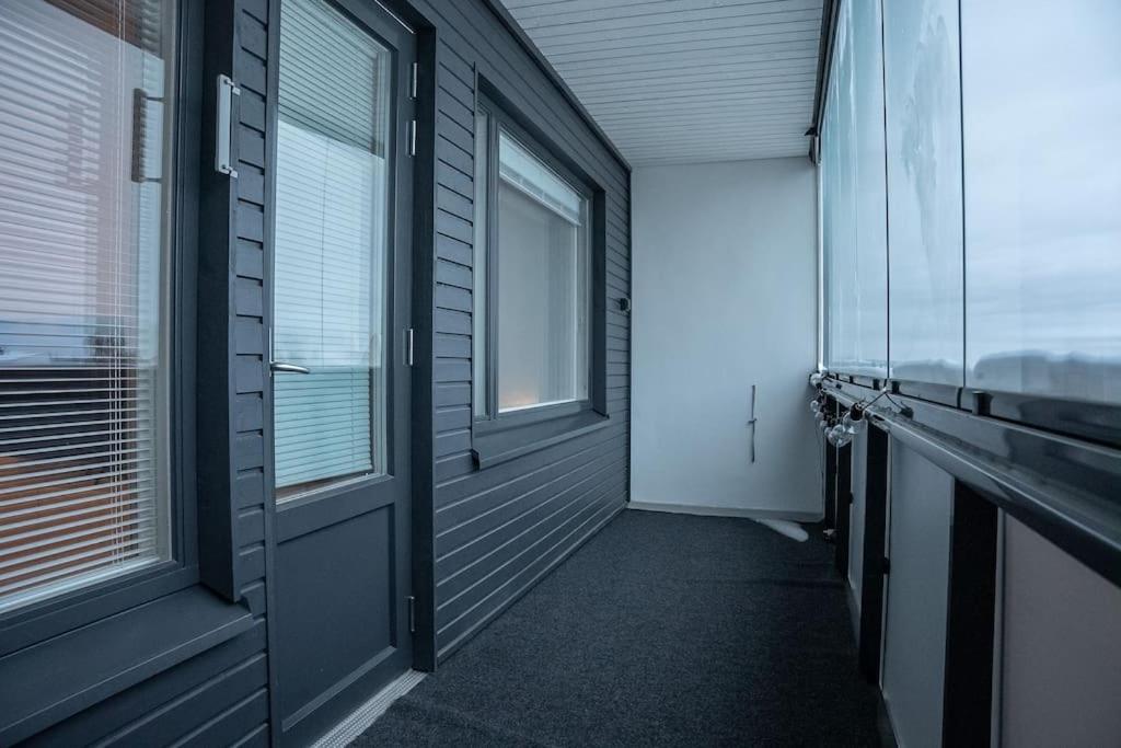 Polar Night Shelter