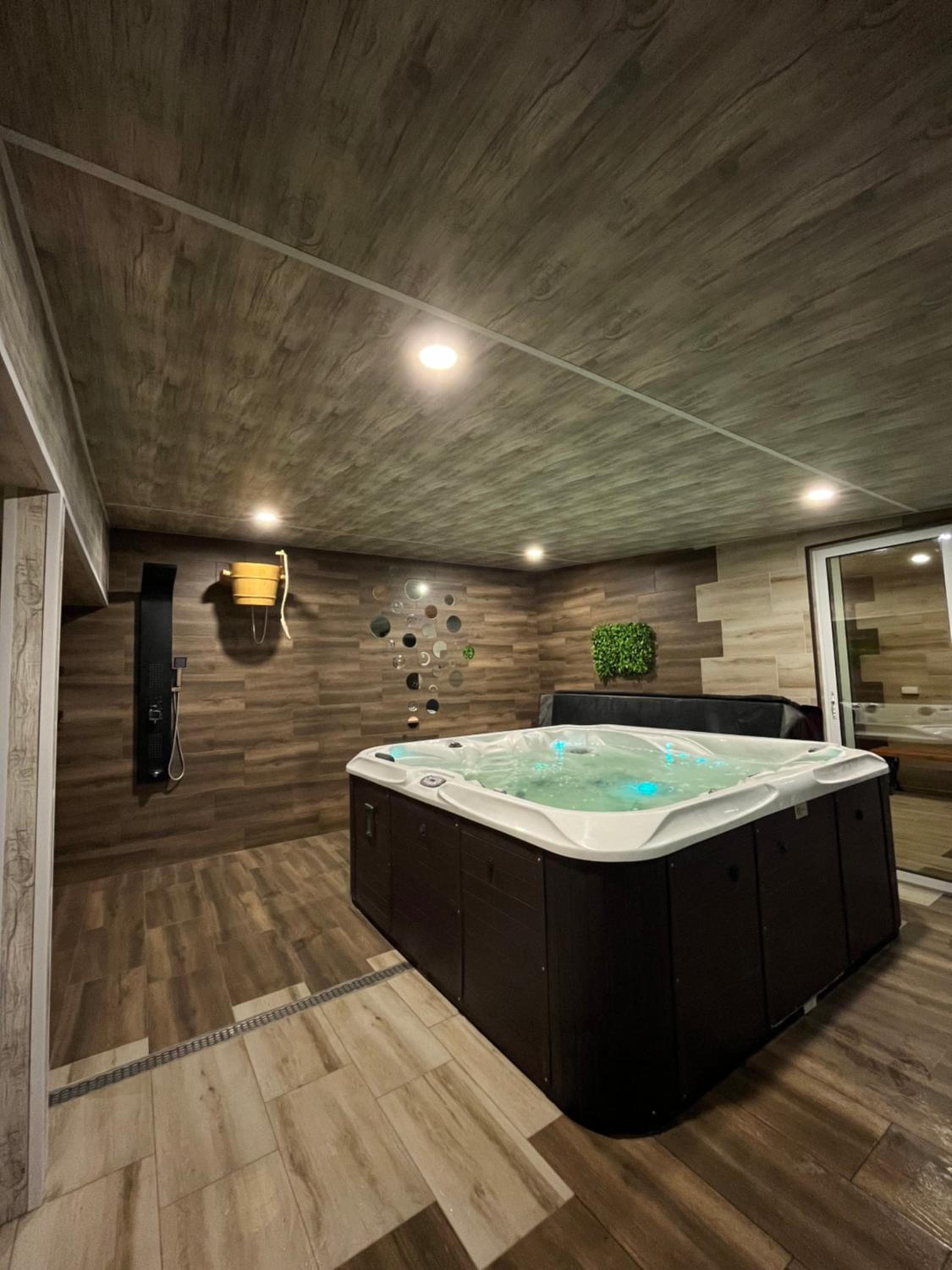 Valley Residence