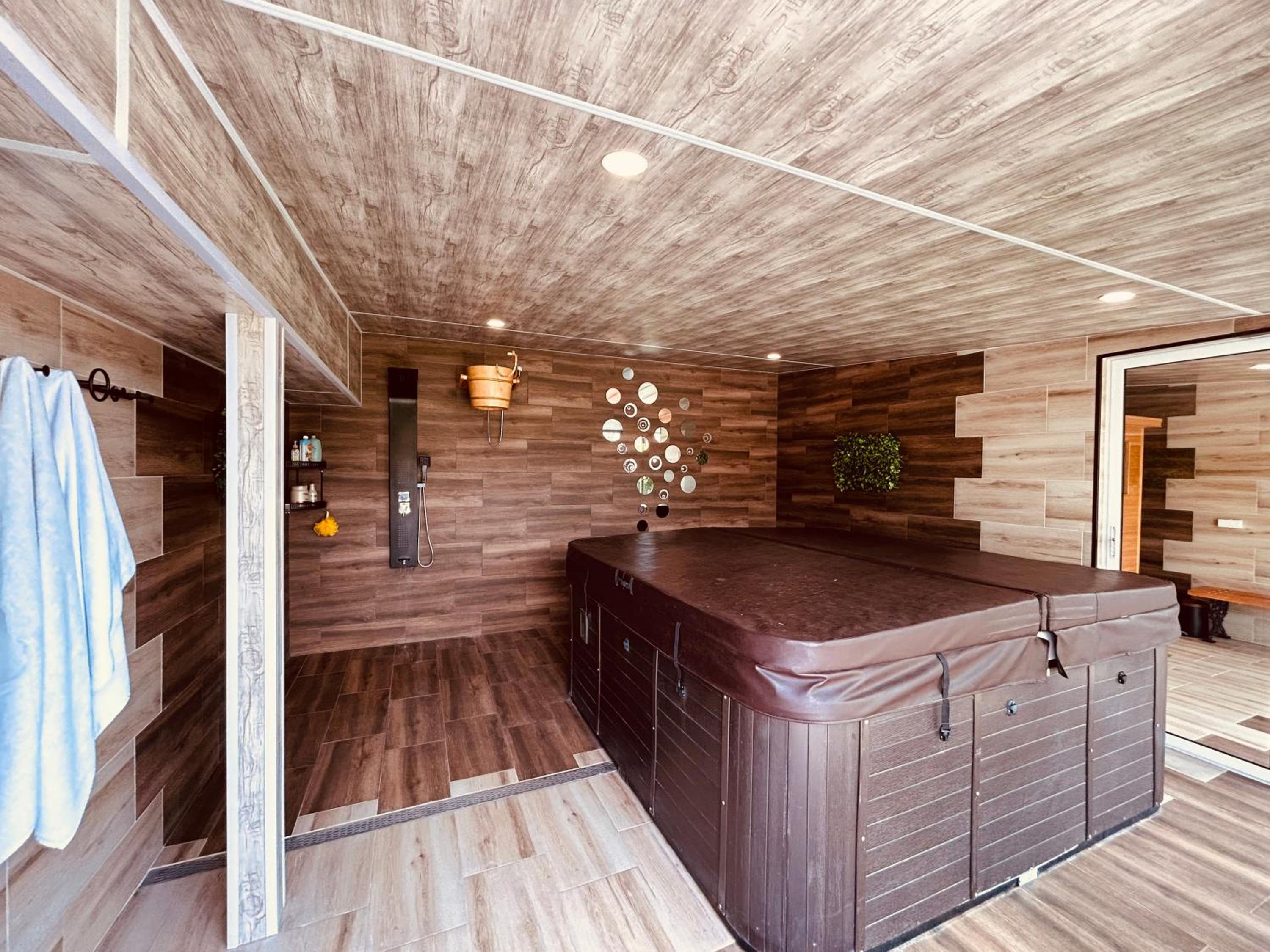 Valley Residence