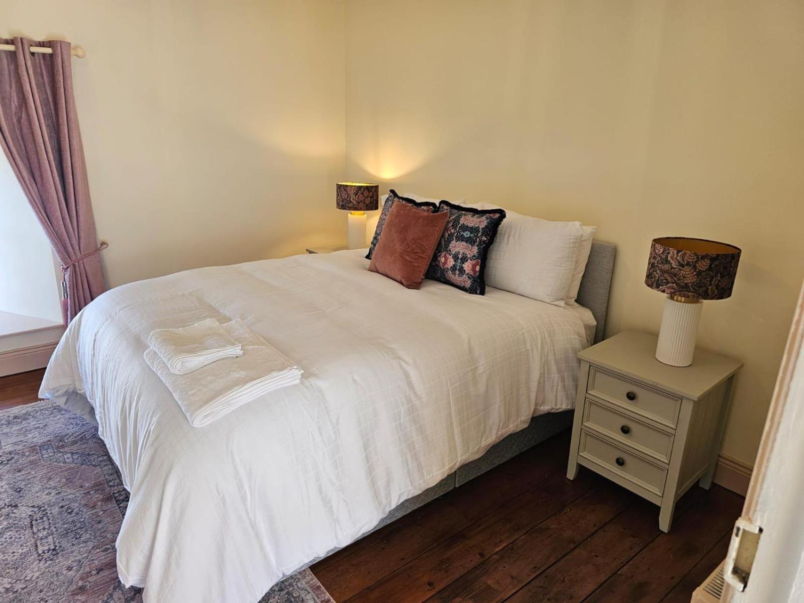 3 Bedroom Retreat - Sleeps 6 - Pet Friendly view 5