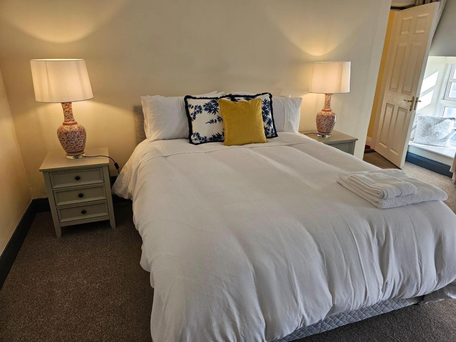 3 Bedroom Retreat - Sleeps 6 - Pet Friendly view 3