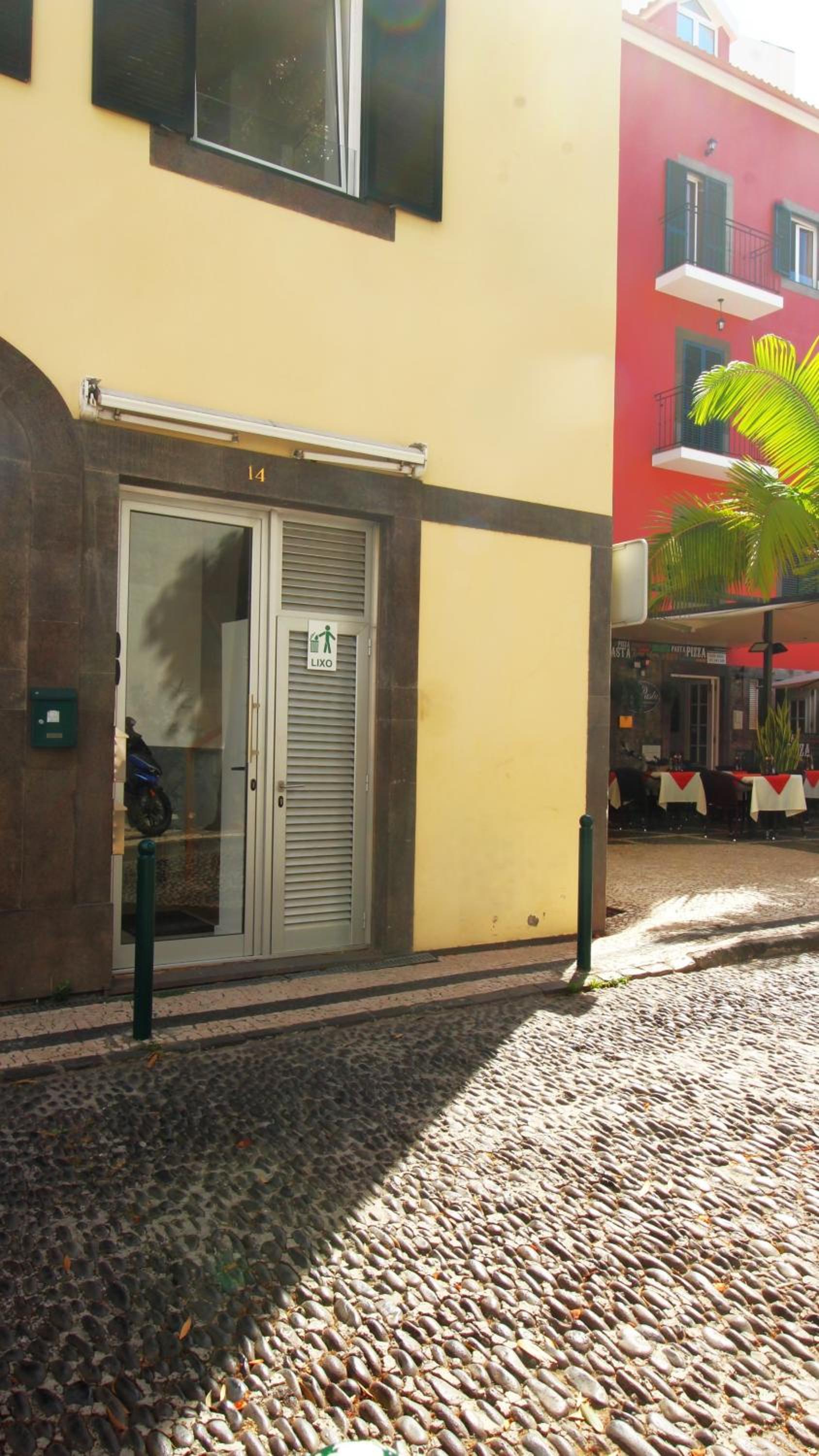 2BR Apartment Walk Everywhere in Funchal view 2