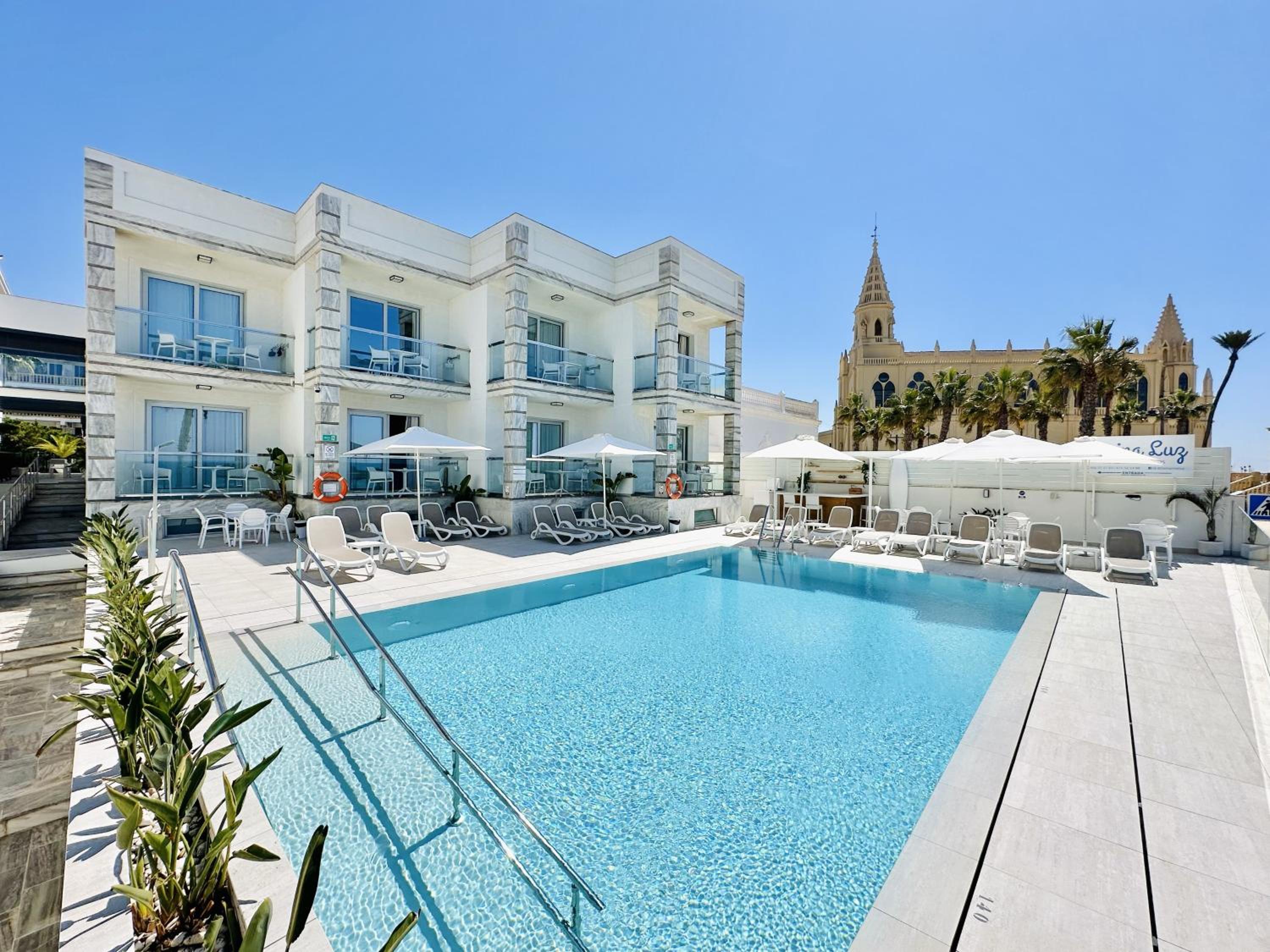 Hotel Apartamentos Marina Luz - Image 1