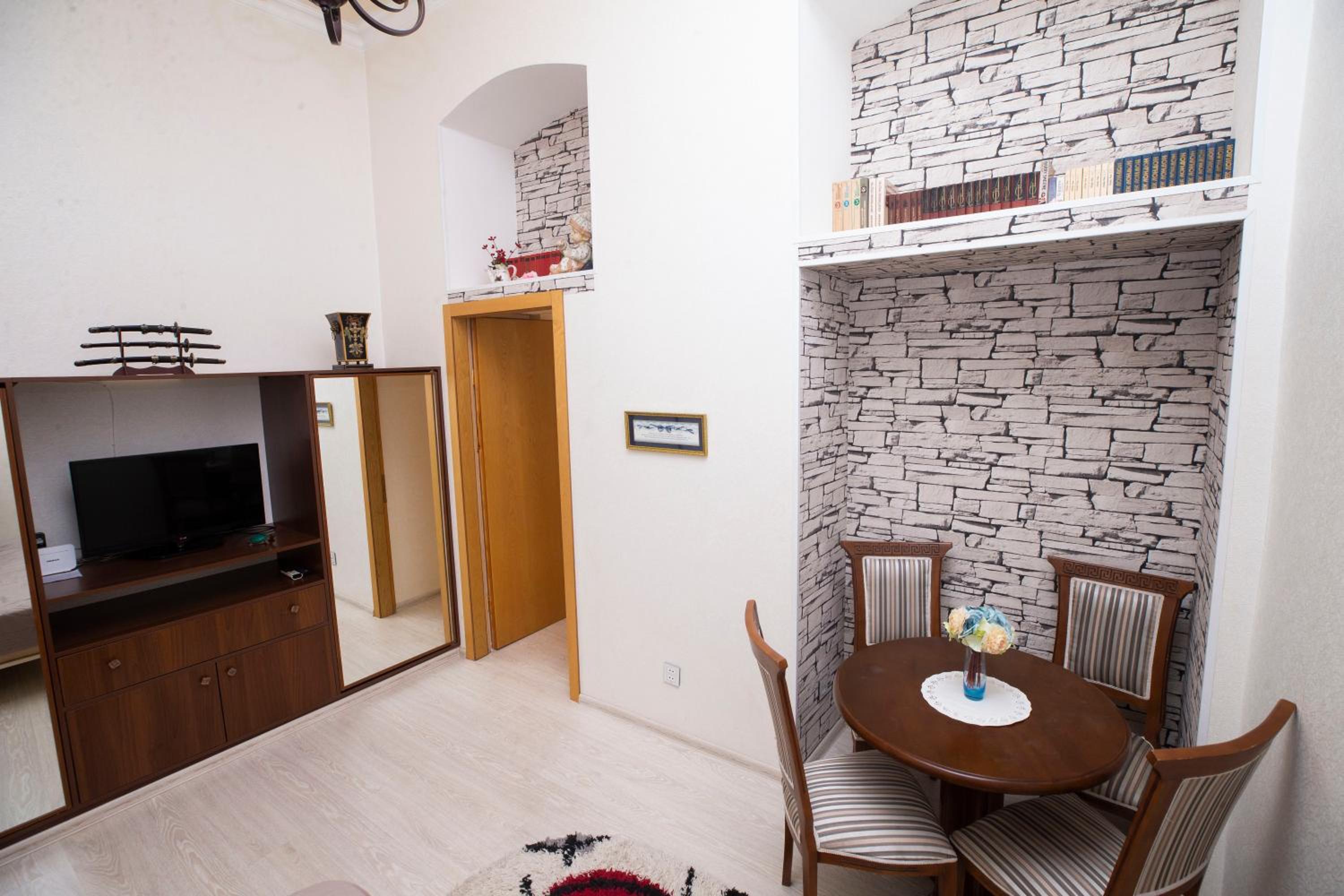 F1 track Old City View Cozy Apartment in Downtown
