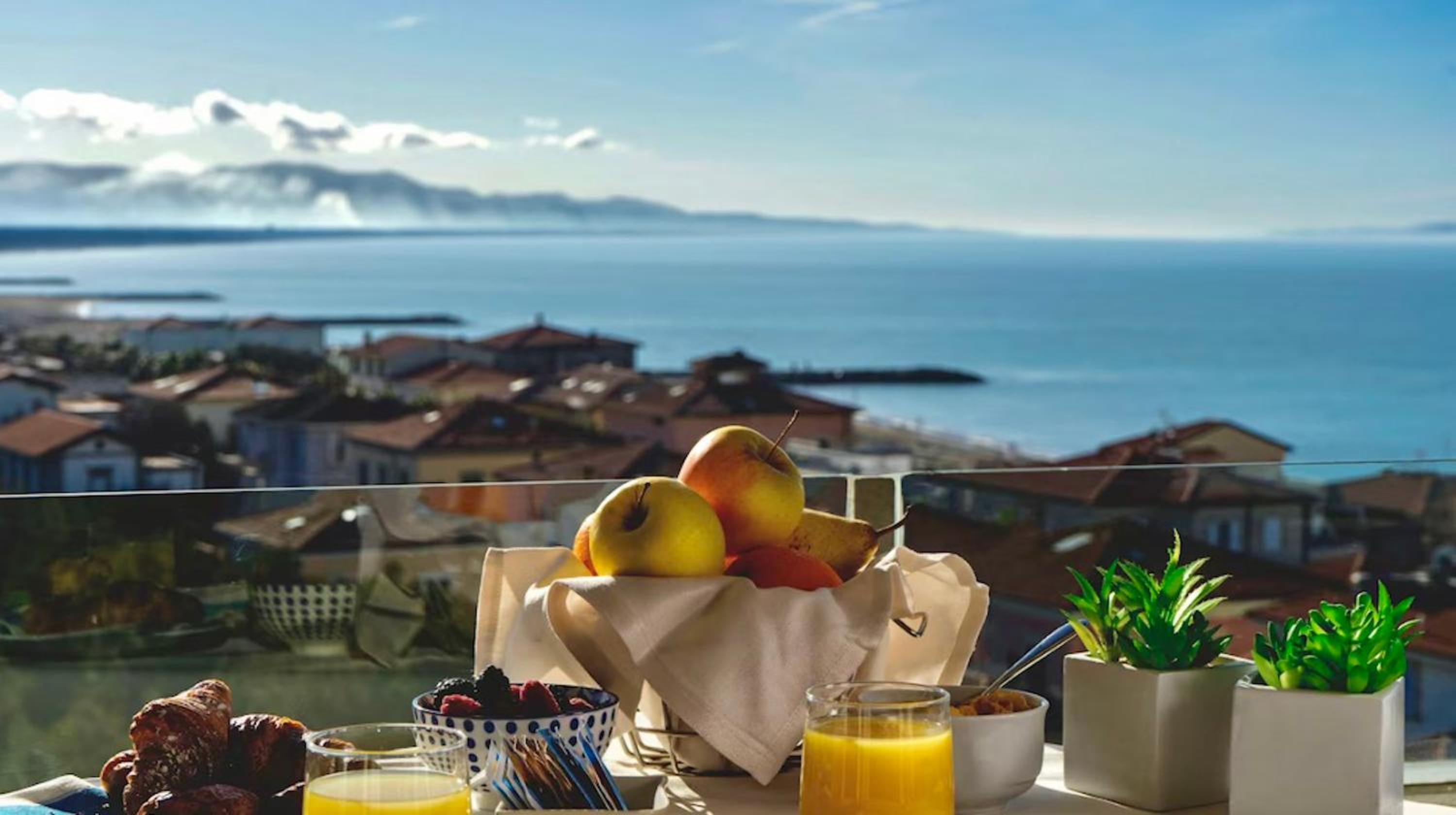 ISA-Hotel in Cecina just 100 mt from the sea