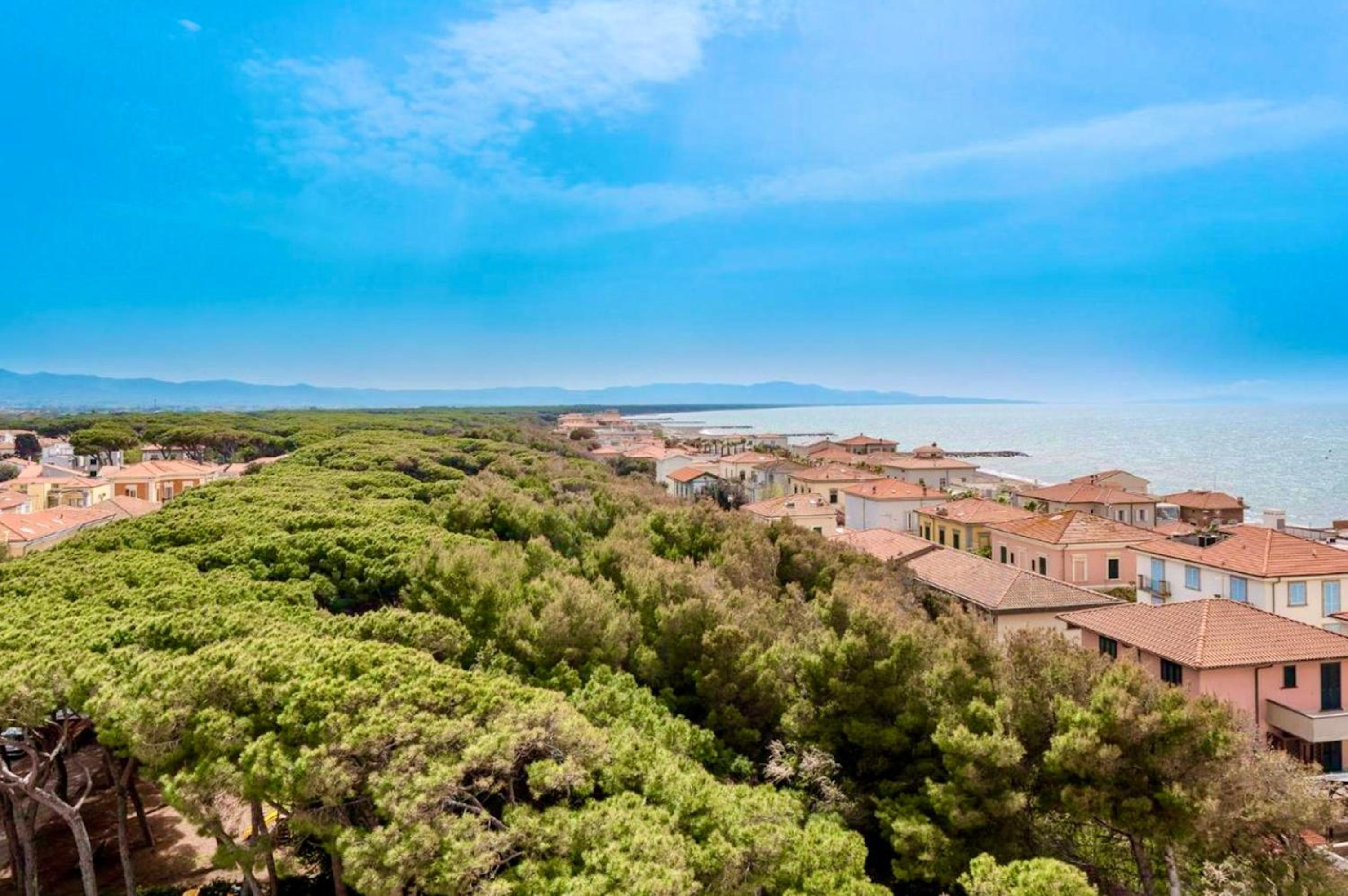 ISA-Hotel in Cecina just 100 mt from the sea