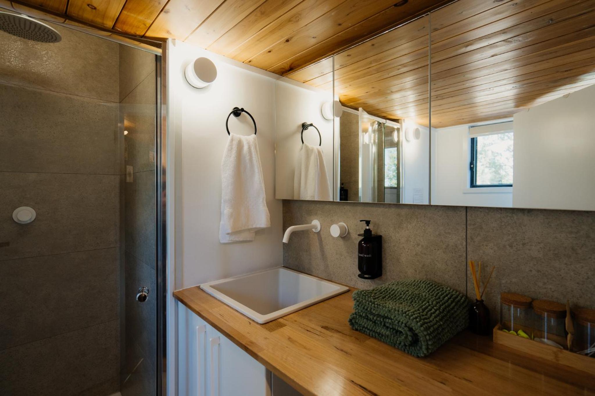 Lavish Group Retreat Sleeps Up to 26 includes Tiny Home with Pool Sauna Hair Makeup Room