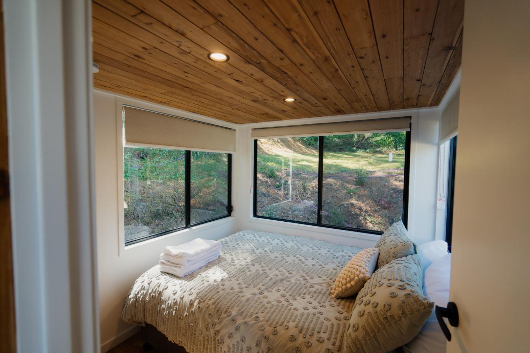 Lavish Group Retreat Sleeps Up to 26 includes Tiny Home with Pool Sauna Hair Makeup Room