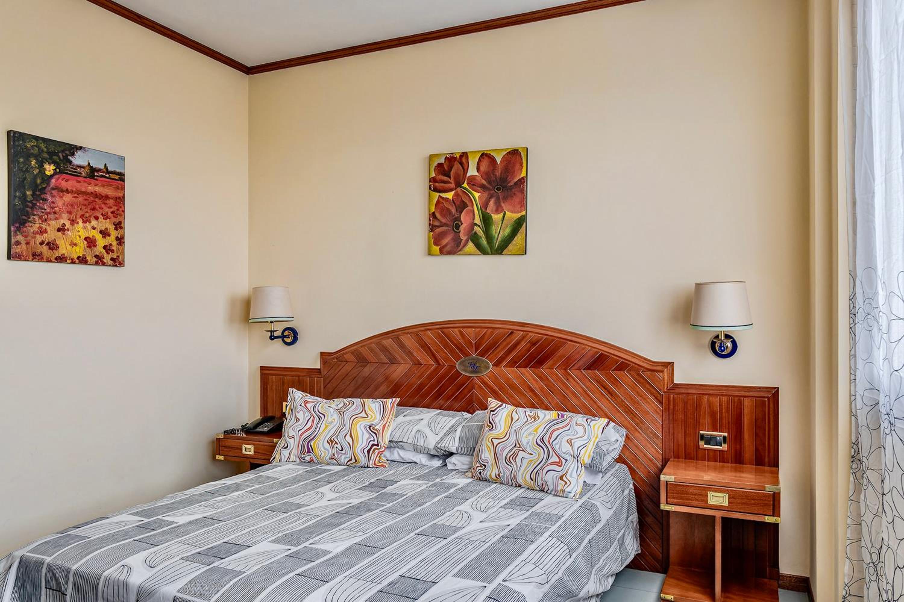 ISA-Hotel in Cecina just 100 mt from the sea