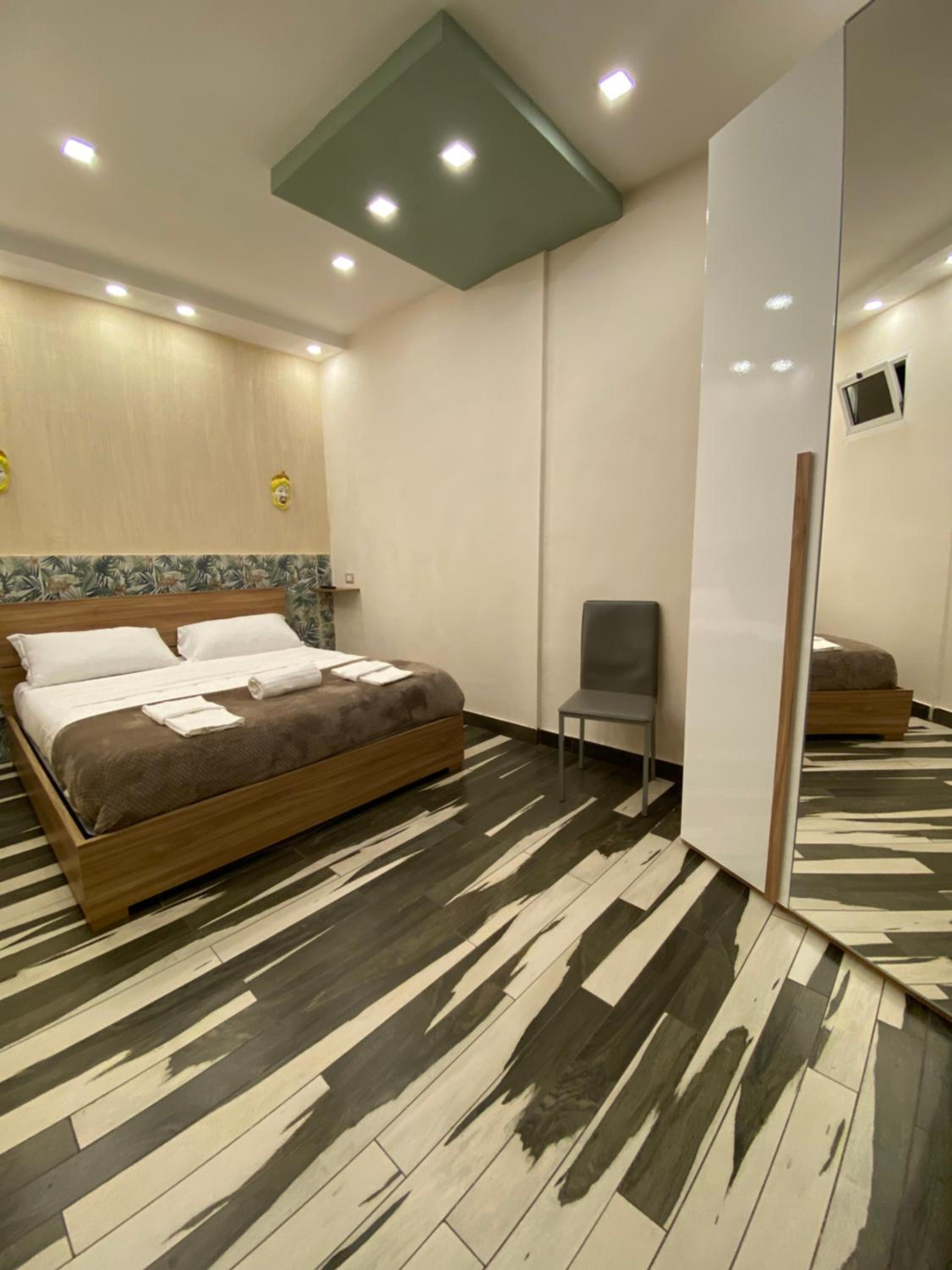 PIPPO'S SUITE