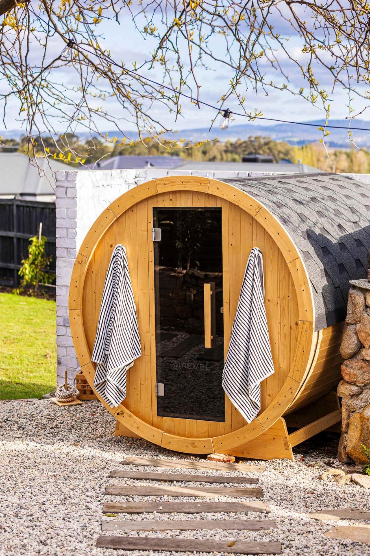 Bella's Cottage Spa Sauna Large Groups