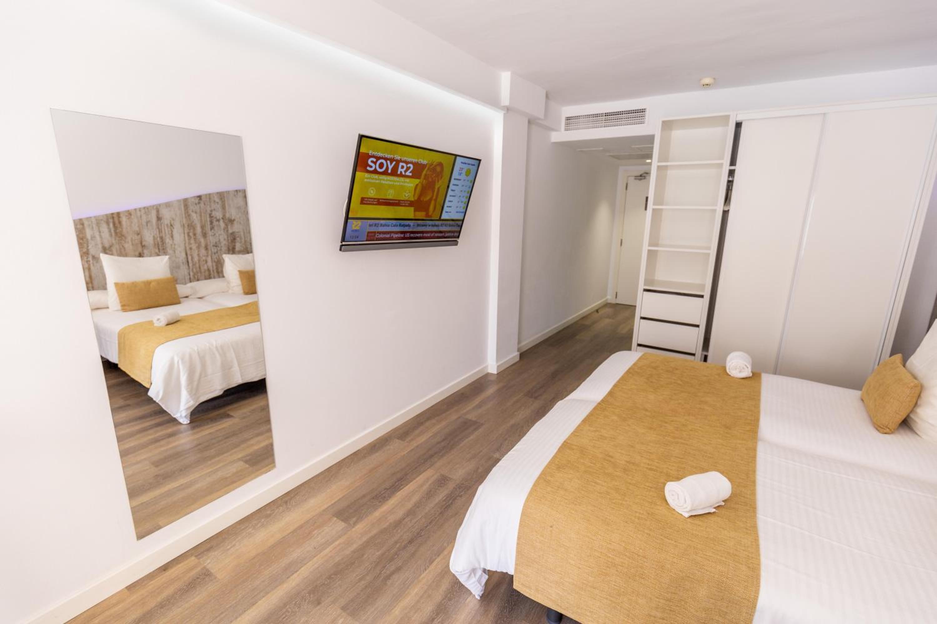Cala Ratjada Vacations - R2 Bahia Cala Ratjada - Adults Only - Property Image 3