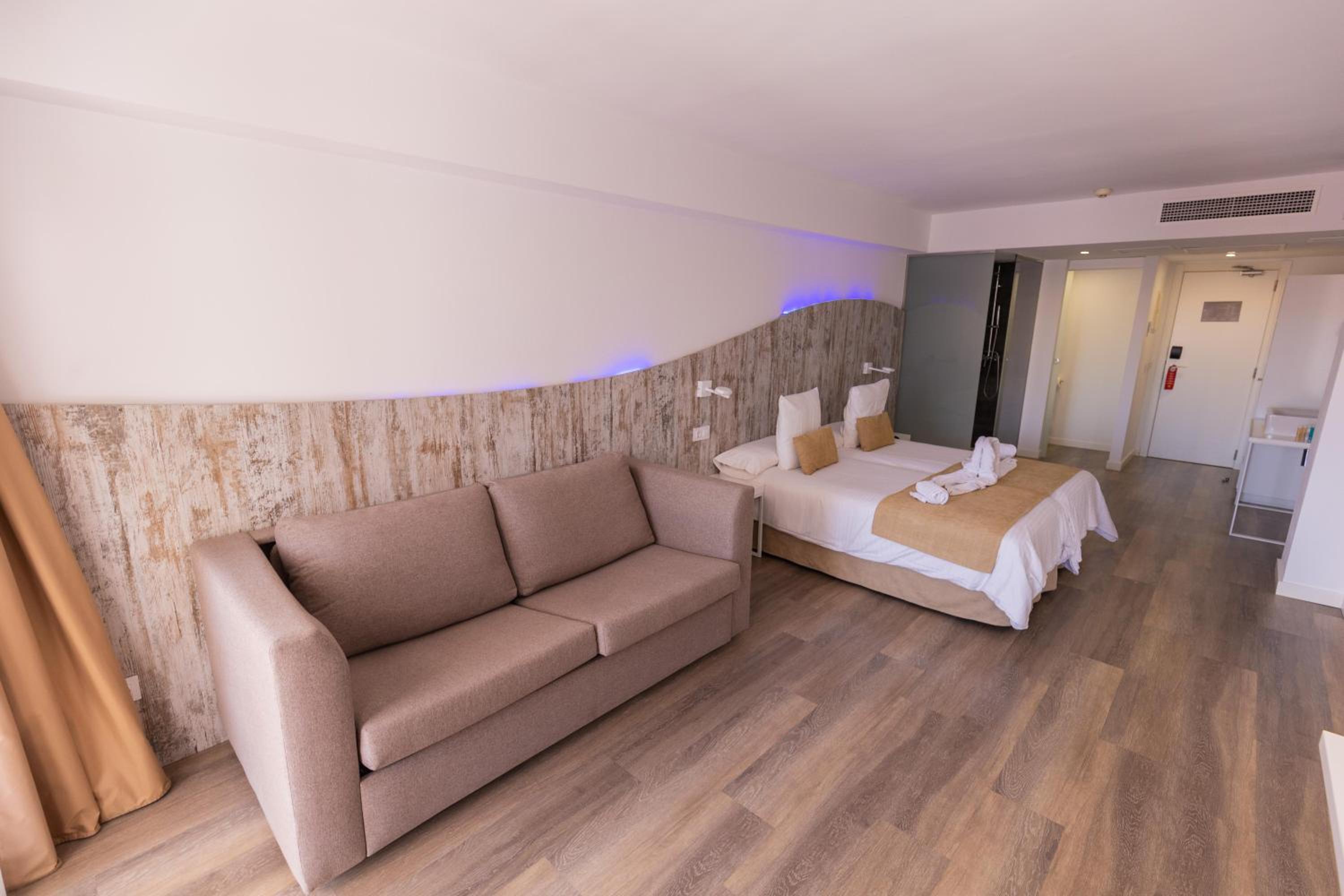 Cala Ratjada Vacations - R2 Bahia Cala Ratjada - Adults Only - Property Image 1