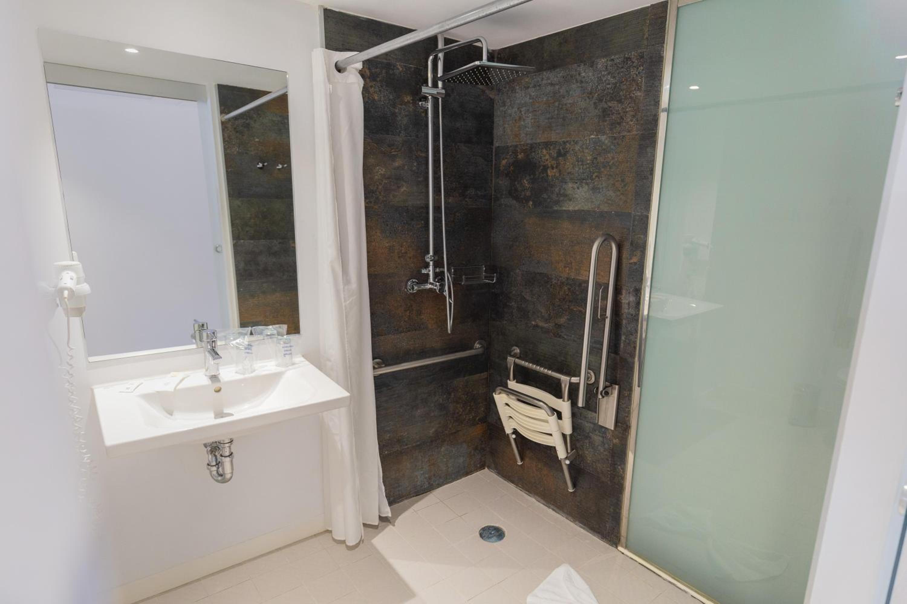 Cala Ratjada Vacations - R2 Bahia Cala Ratjada - Adults Only - Property Image 3