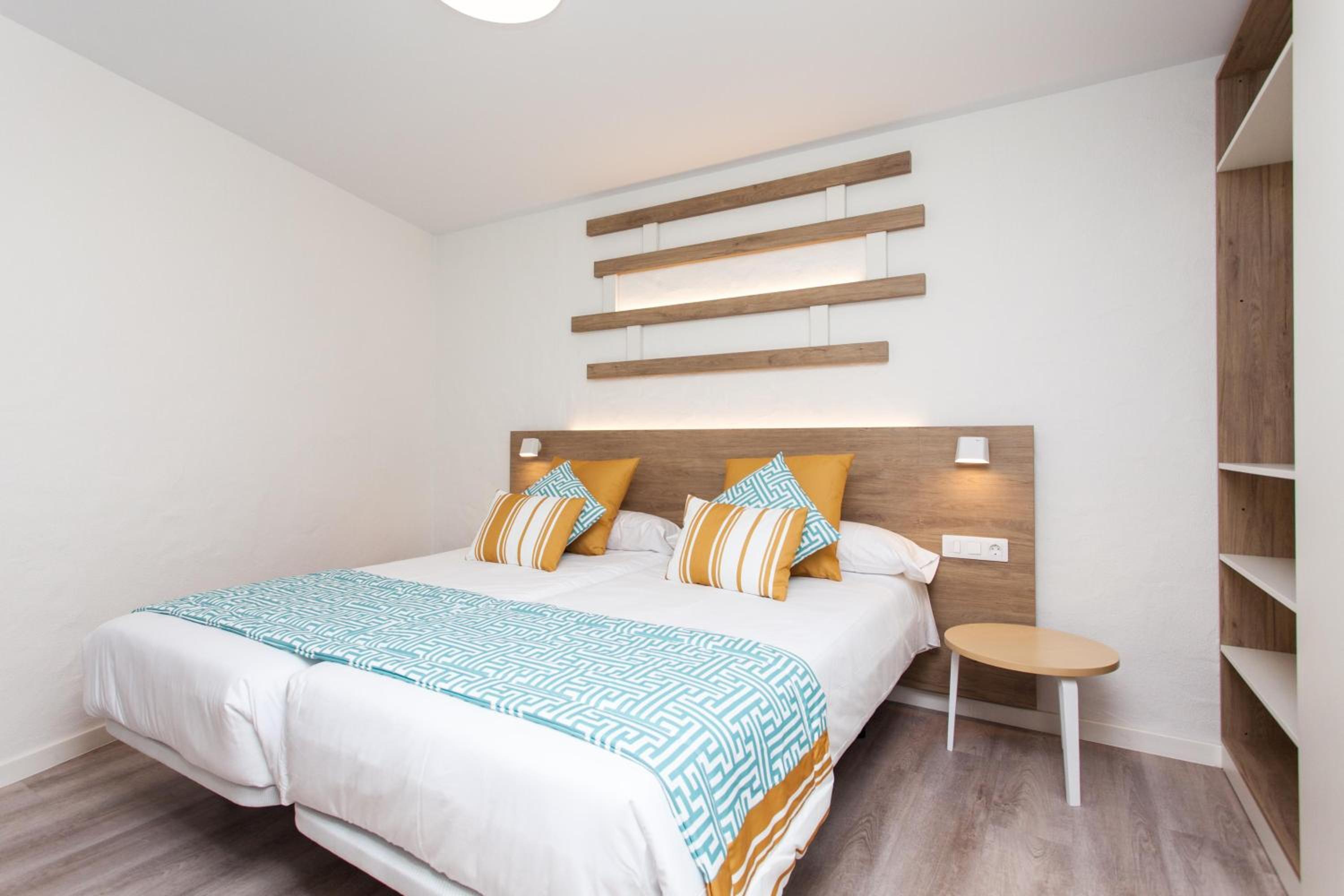 R2 Maryvent Beach Apartments